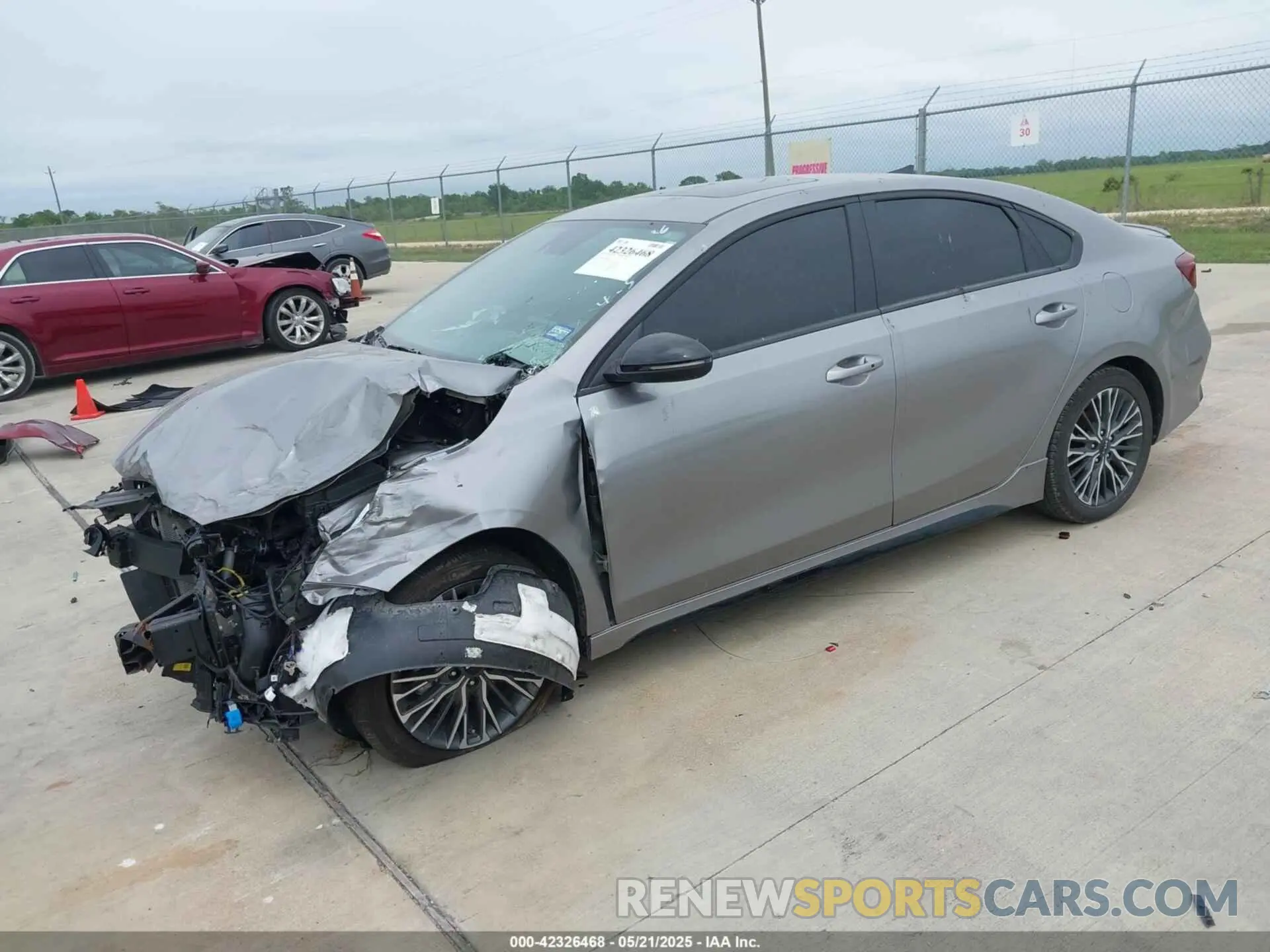 2 fotografías del automóvil dañado 3KPF54AD6RE790686 KIA FORTE 2024