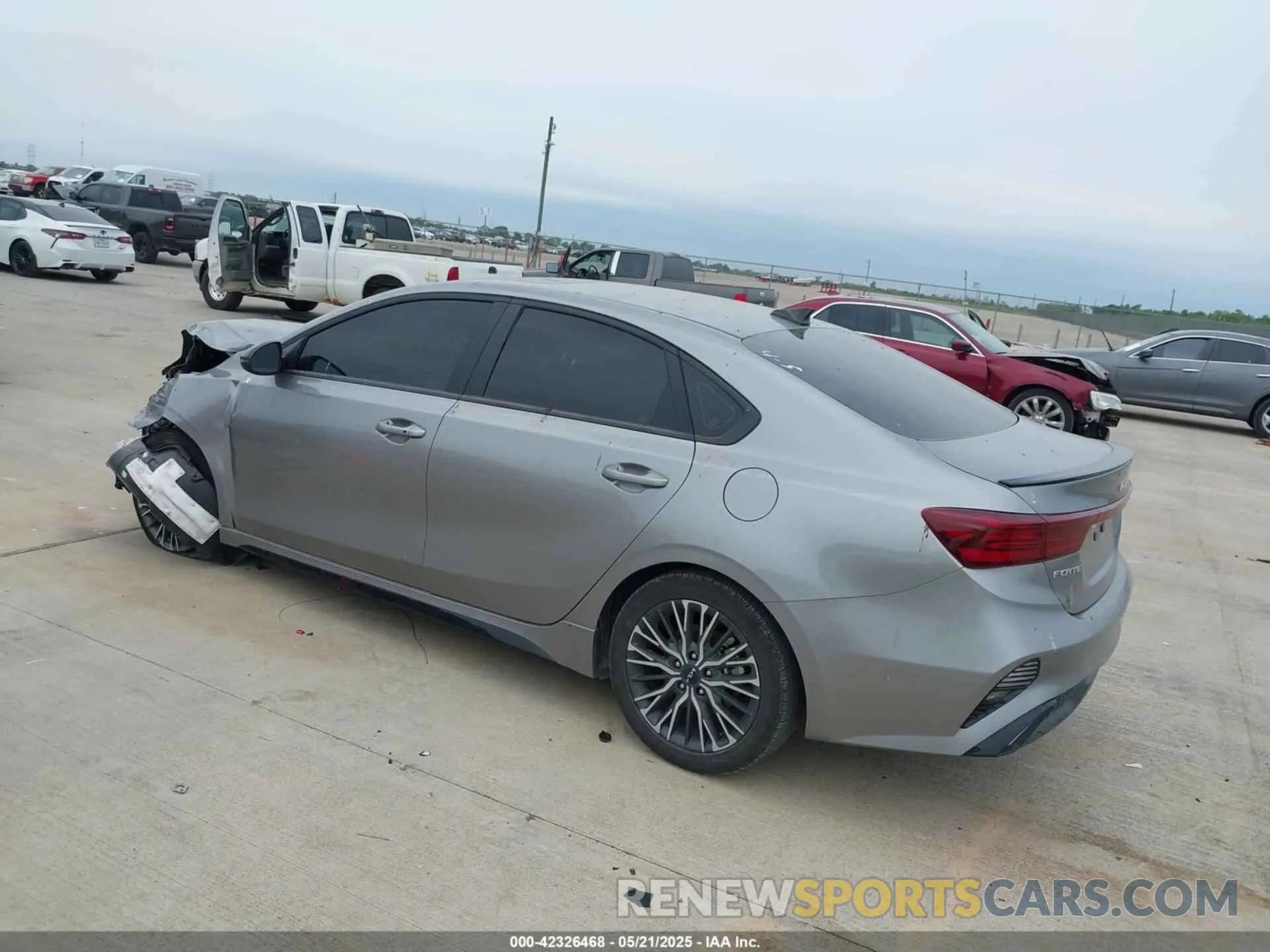 3 fotografías del automóvil dañado 3KPF54AD6RE790686 KIA FORTE 2024