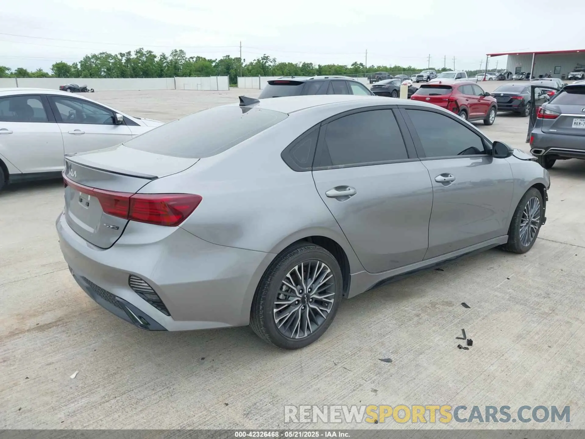 4 fotografías del automóvil dañado 3KPF54AD6RE790686 KIA FORTE 2024