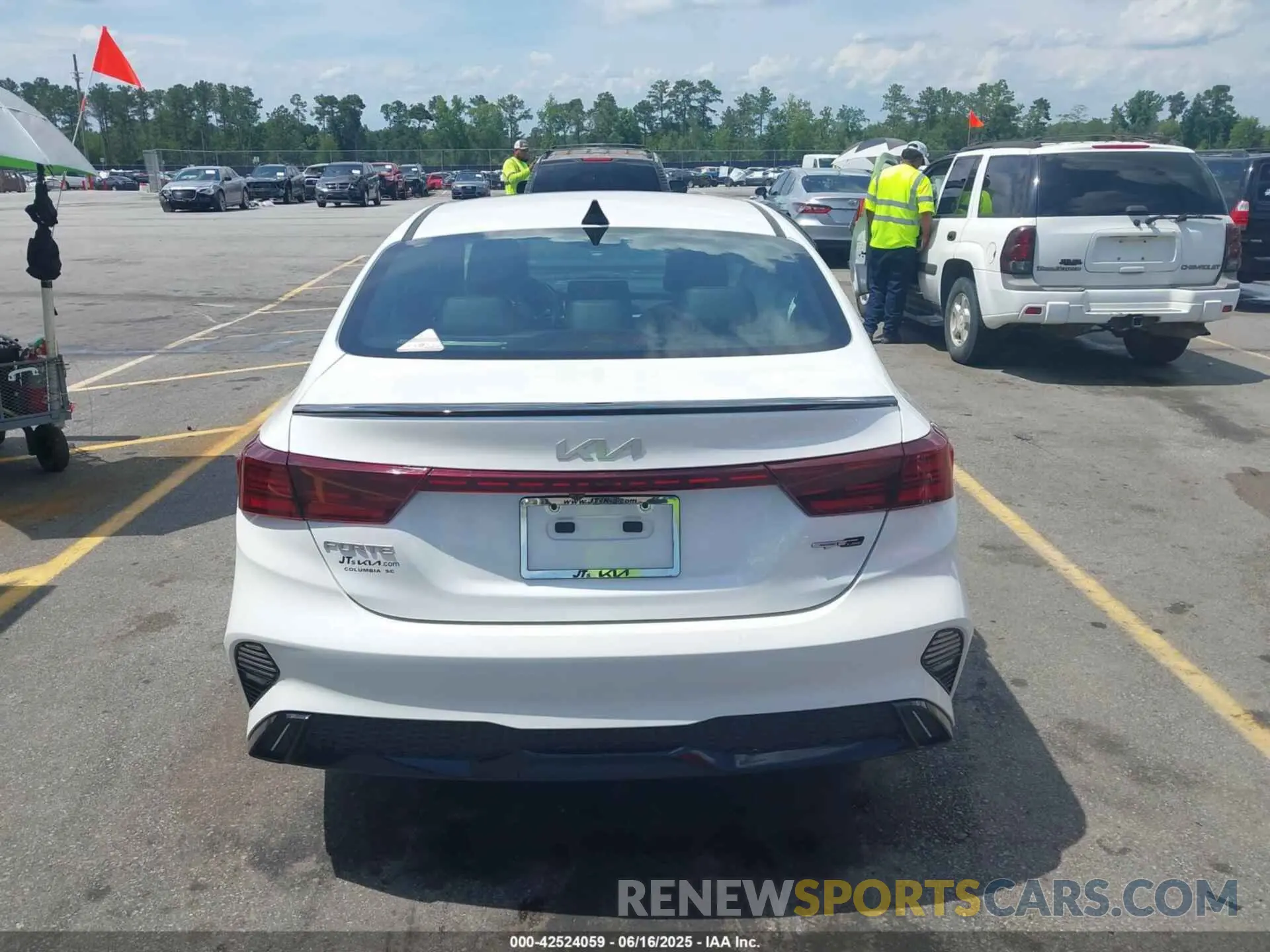 16 fotografías del automóvil dañado 3KPF54AD6RE824187 KIA FORTE 2024