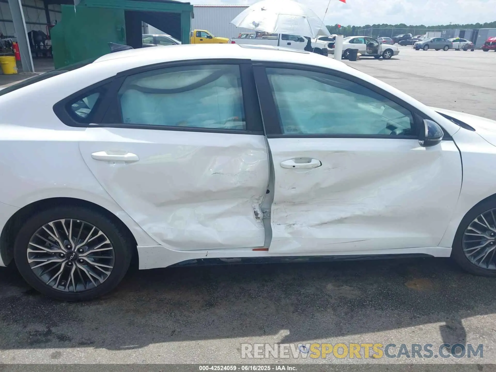 6 fotografías del automóvil dañado 3KPF54AD6RE824187 KIA FORTE 2024