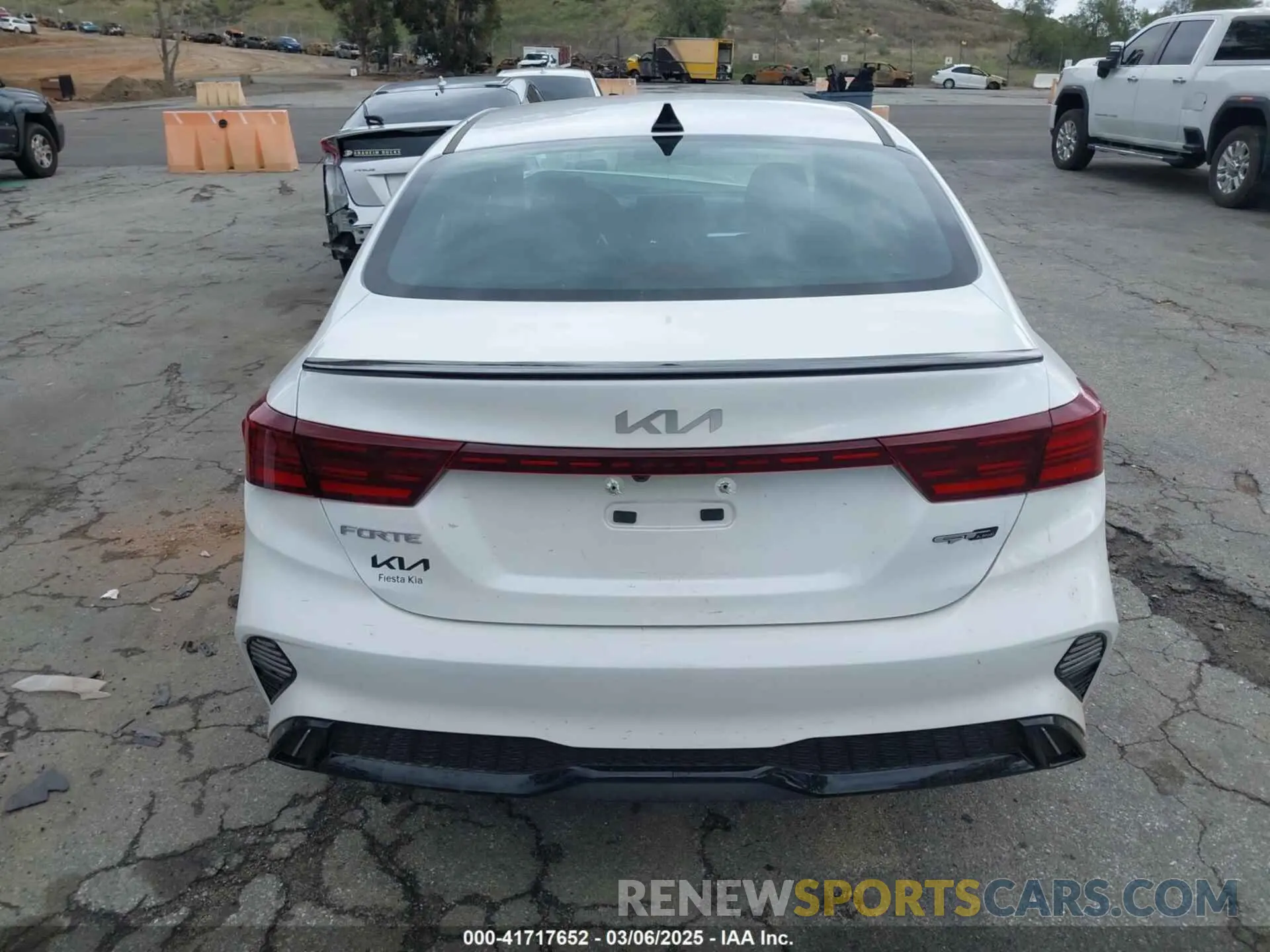 15 fotografías del automóvil dañado 3KPF54AD6RE839935 KIA FORTE 2024