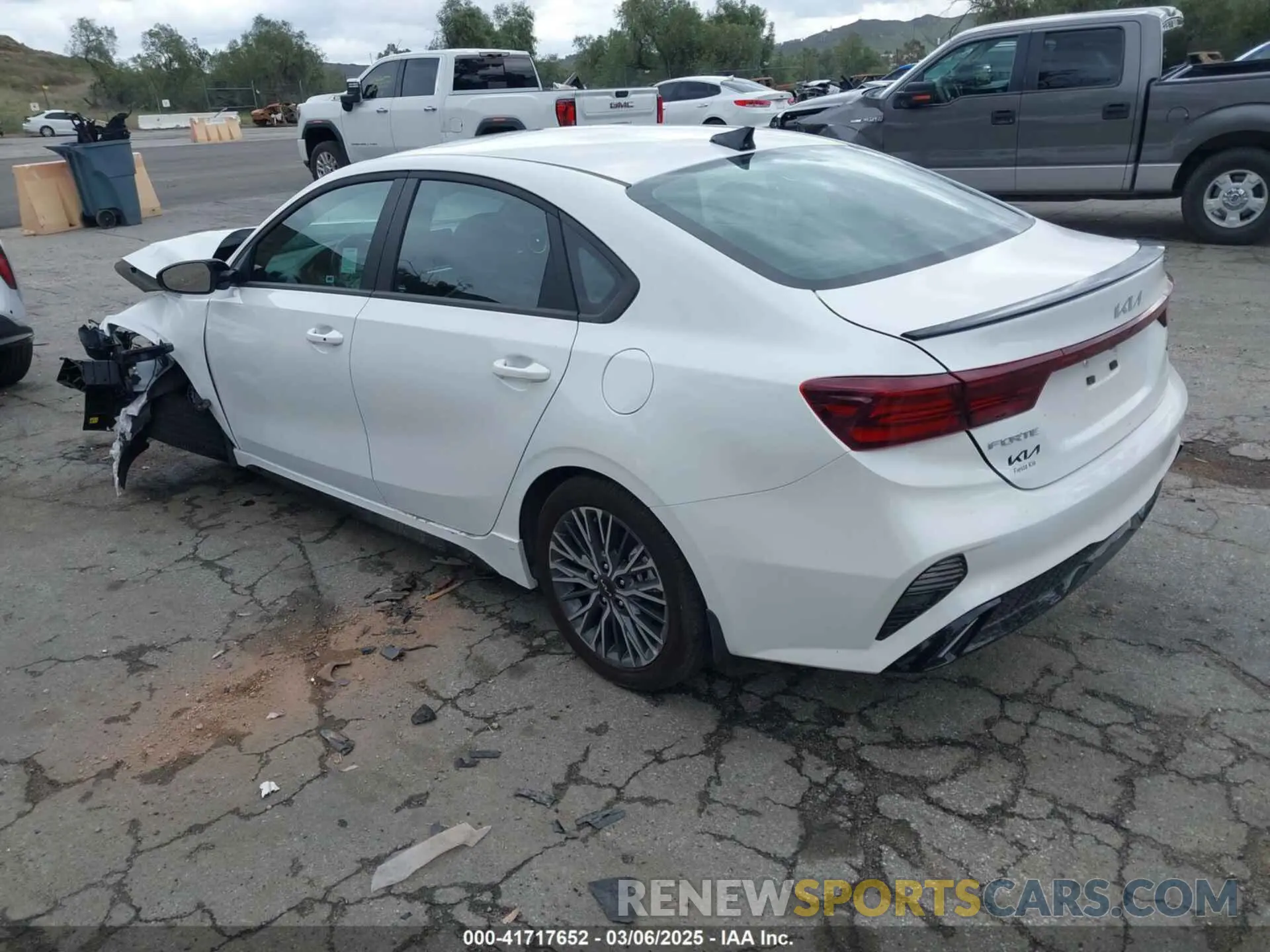 3 fotografías del automóvil dañado 3KPF54AD6RE839935 KIA FORTE 2024