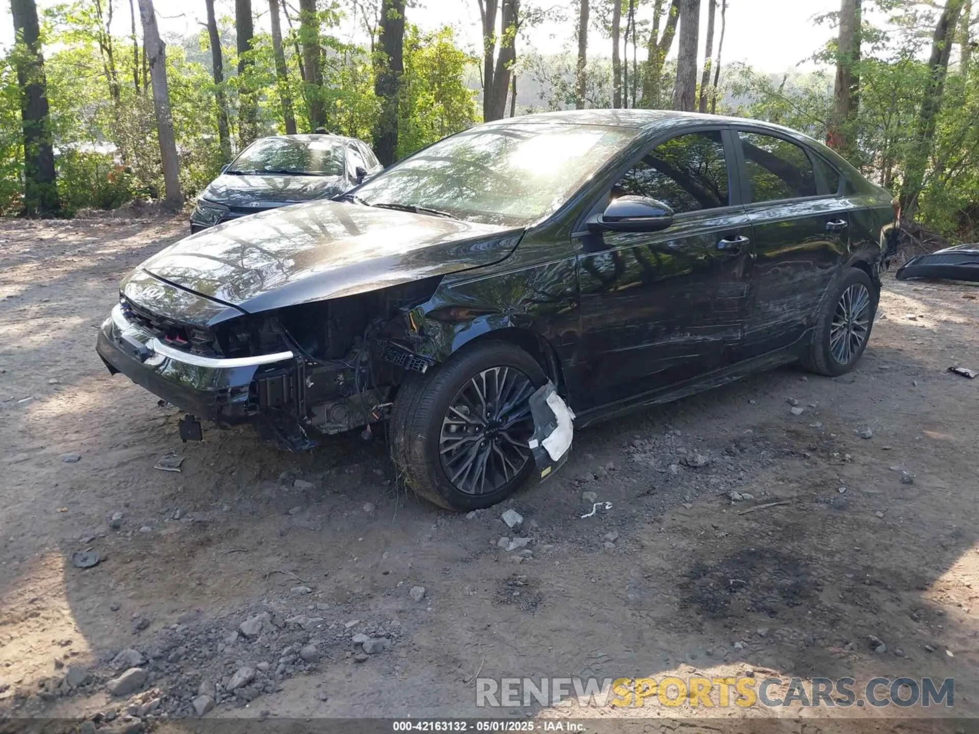 2 fotografías del automóvil dañado 3KPF54AD7RE701806 KIA FORTE 2024