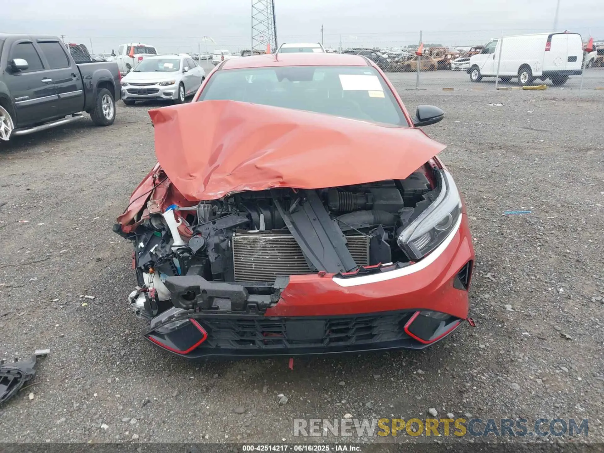 12 fotografías del automóvil dañado 3KPF54AD7RE736524 KIA FORTE 2024