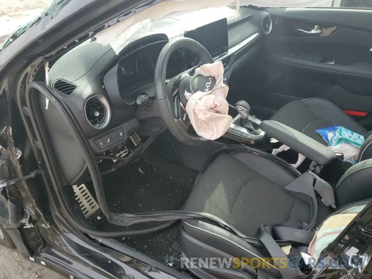8 fotografías del automóvil dañado 3KPF54AD7RE760709 KIA FORTE 2024