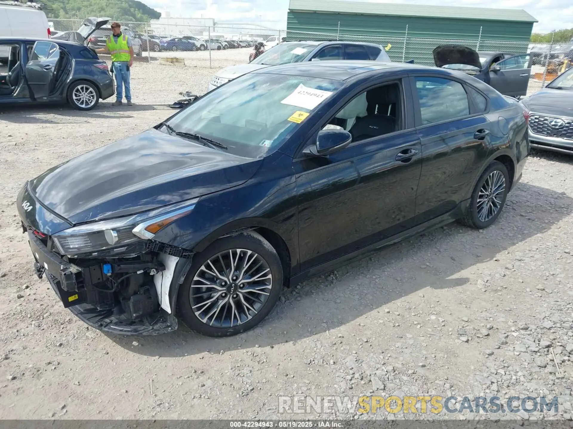 2 fotografías del automóvil dañado 3KPF54AD7RE761231 KIA FORTE 2024