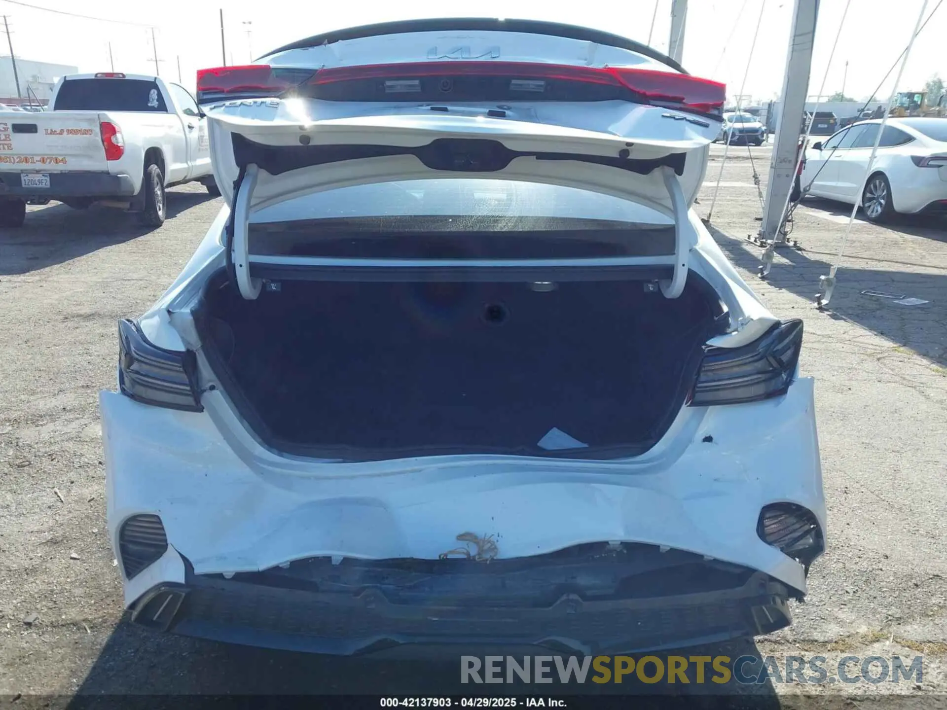 16 fotografías del automóvil dañado 3KPF54AD7RE785786 KIA FORTE 2024