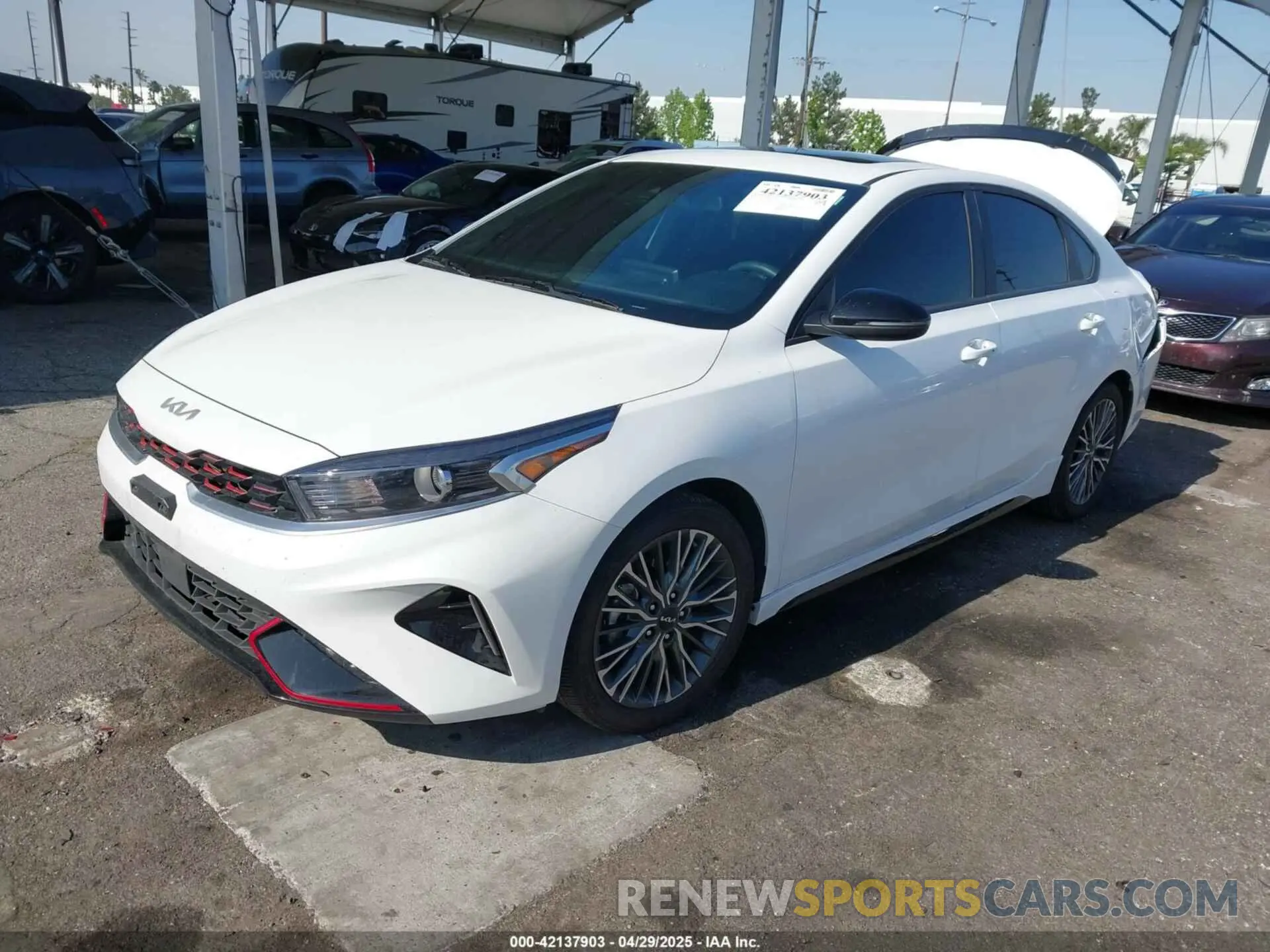 2 fotografías del automóvil dañado 3KPF54AD7RE785786 KIA FORTE 2024