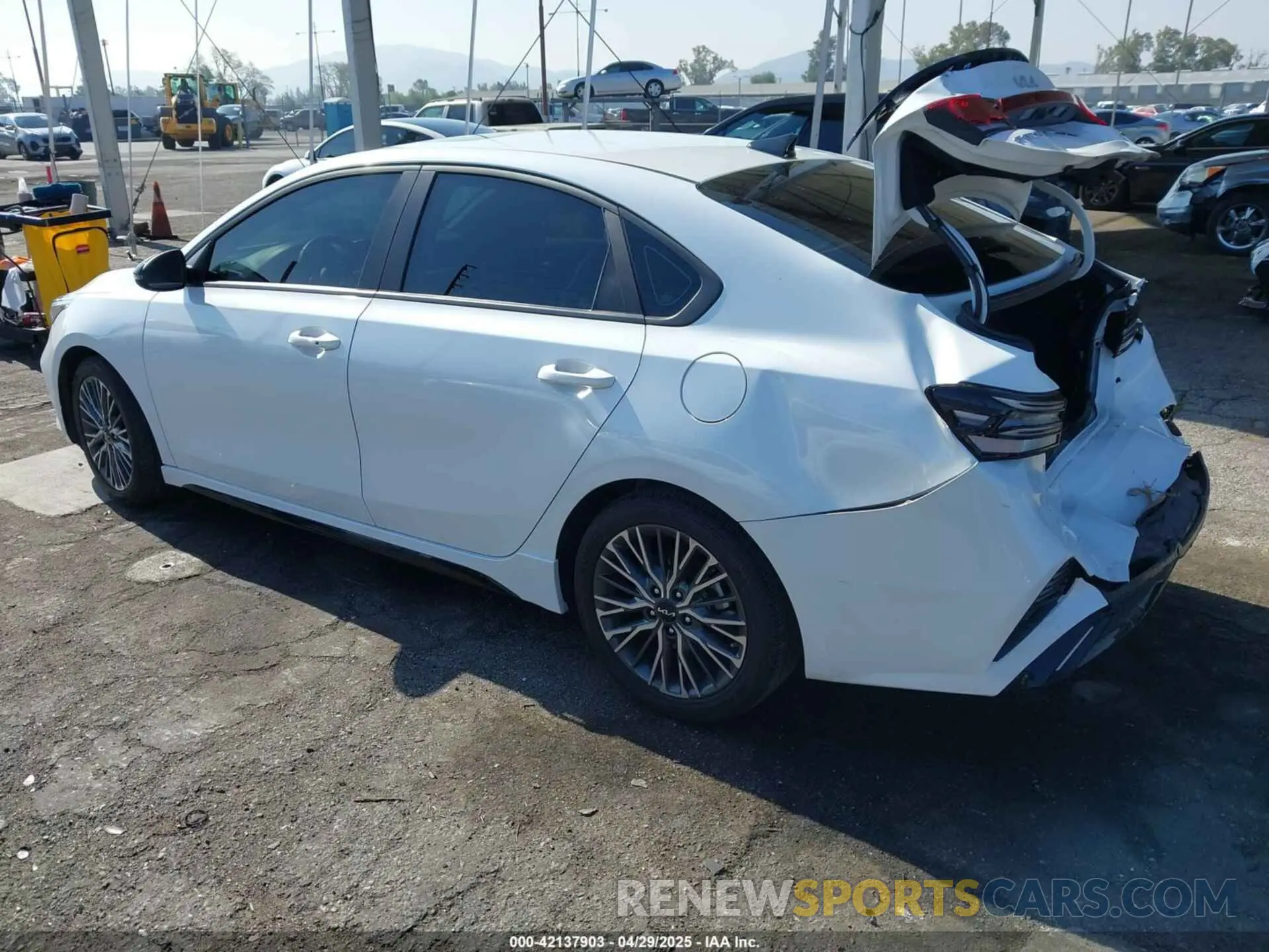 3 fotografías del automóvil dañado 3KPF54AD7RE785786 KIA FORTE 2024