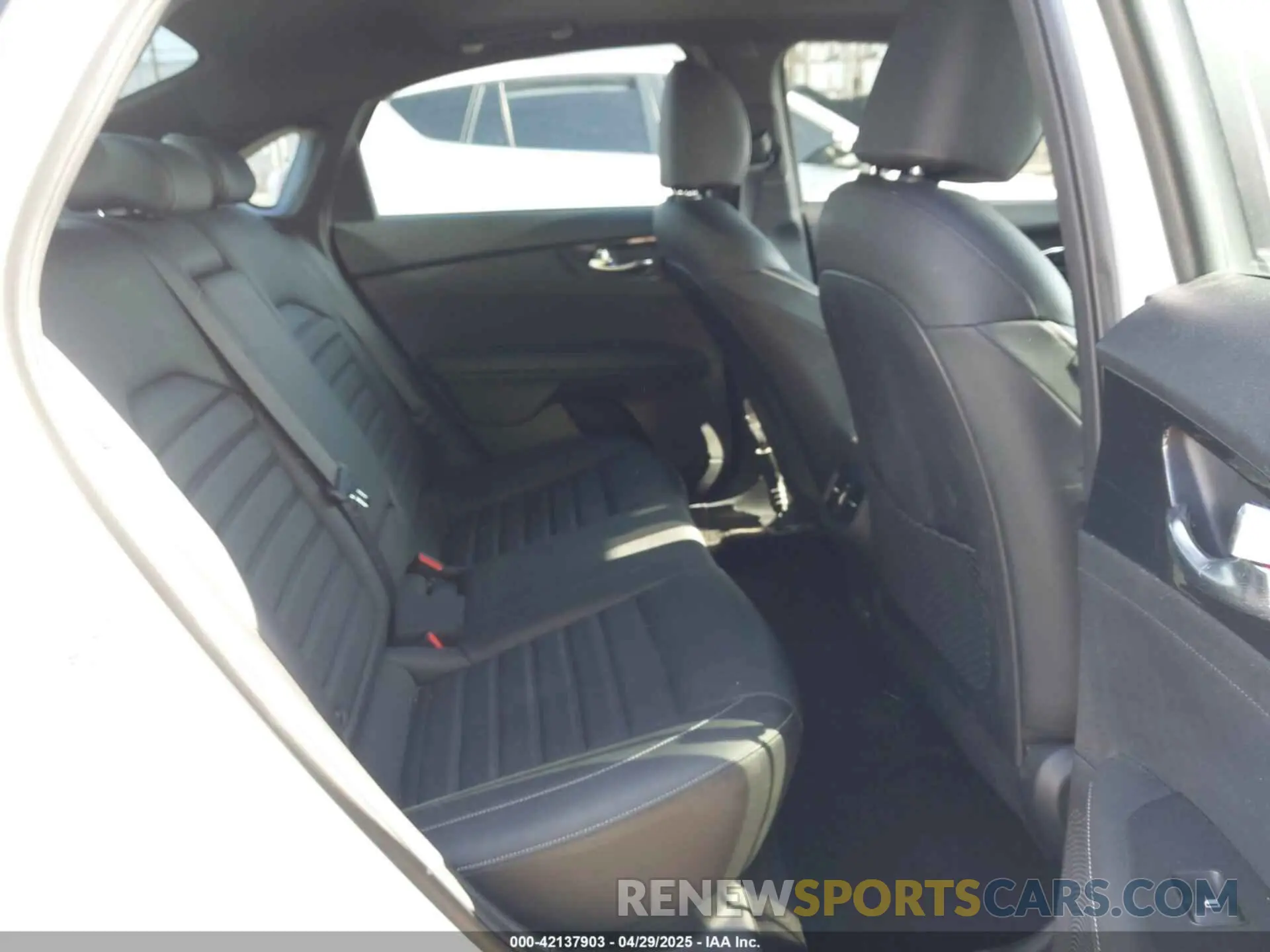 8 fotografías del automóvil dañado 3KPF54AD7RE785786 KIA FORTE 2024