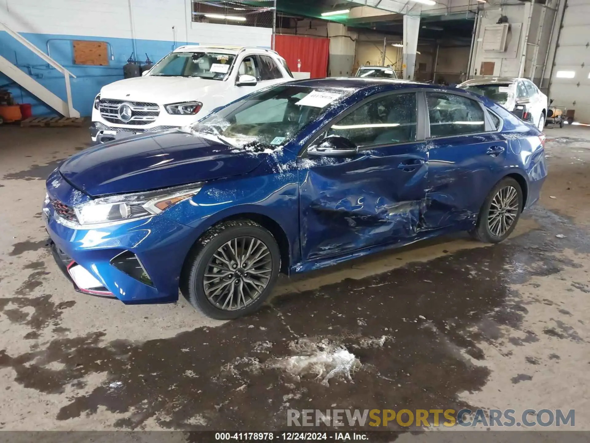 2 fotografías del automóvil dañado 3KPF54AD7RE798845 KIA FORTE 2024