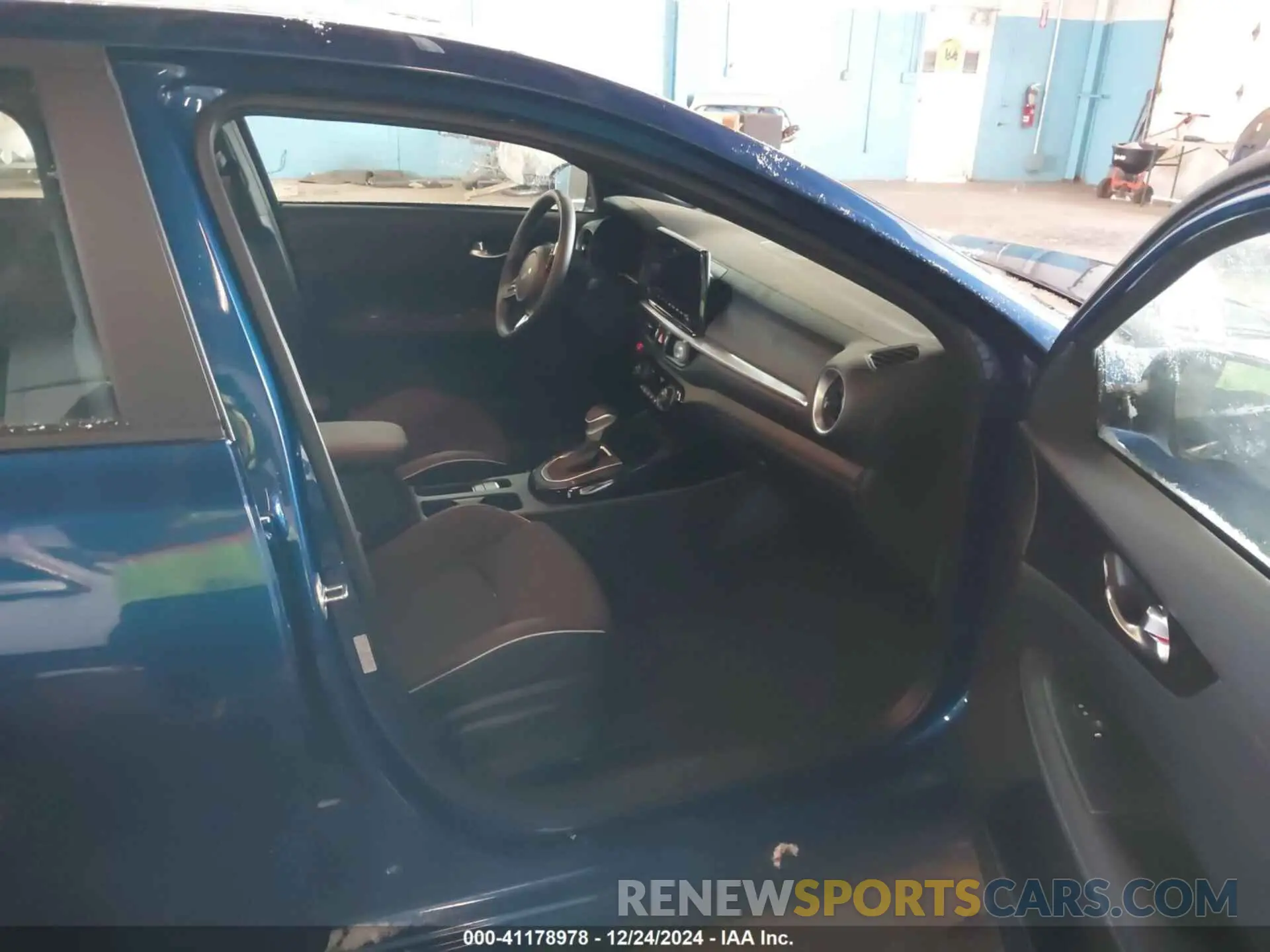 5 fotografías del automóvil dañado 3KPF54AD7RE798845 KIA FORTE 2024