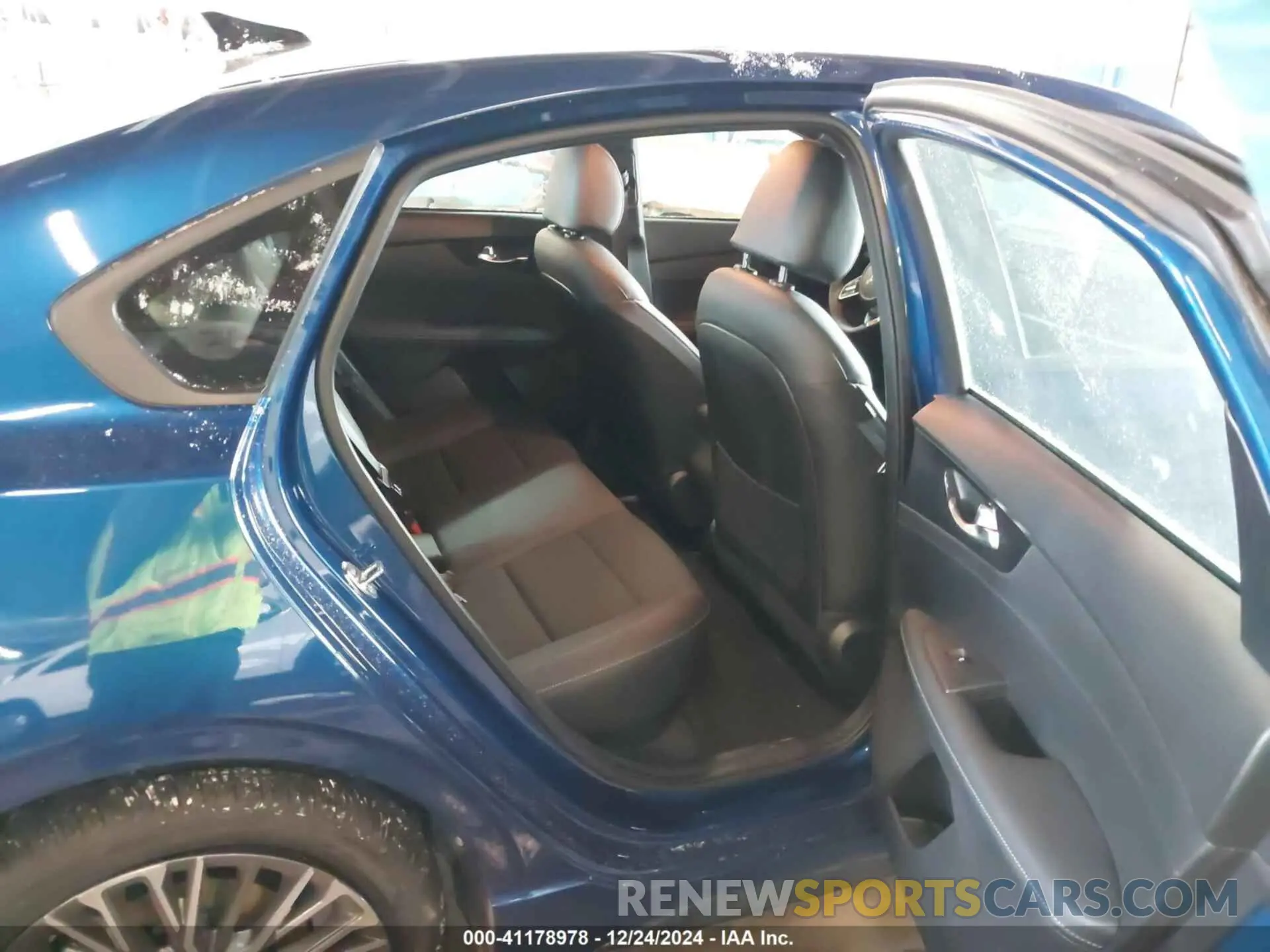 8 fotografías del automóvil dañado 3KPF54AD7RE798845 KIA FORTE 2024
