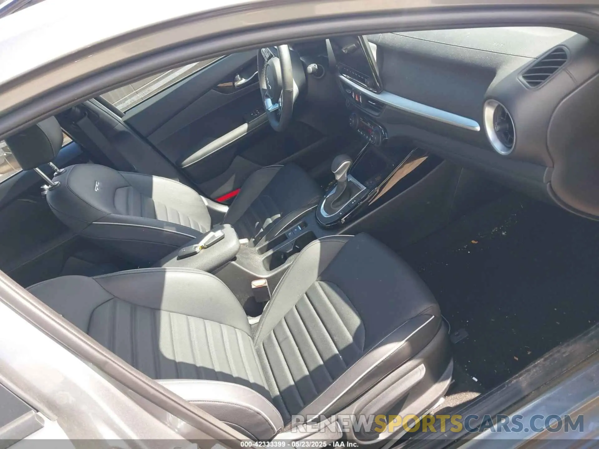 5 fotografías del automóvil dañado 3KPF54AD7RE811562 KIA FORTE 2024