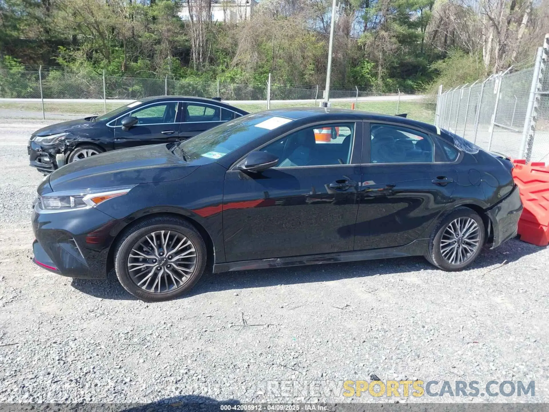 14 fotografías del automóvil dañado 3KPF54AD7RE817216 KIA FORTE 2024