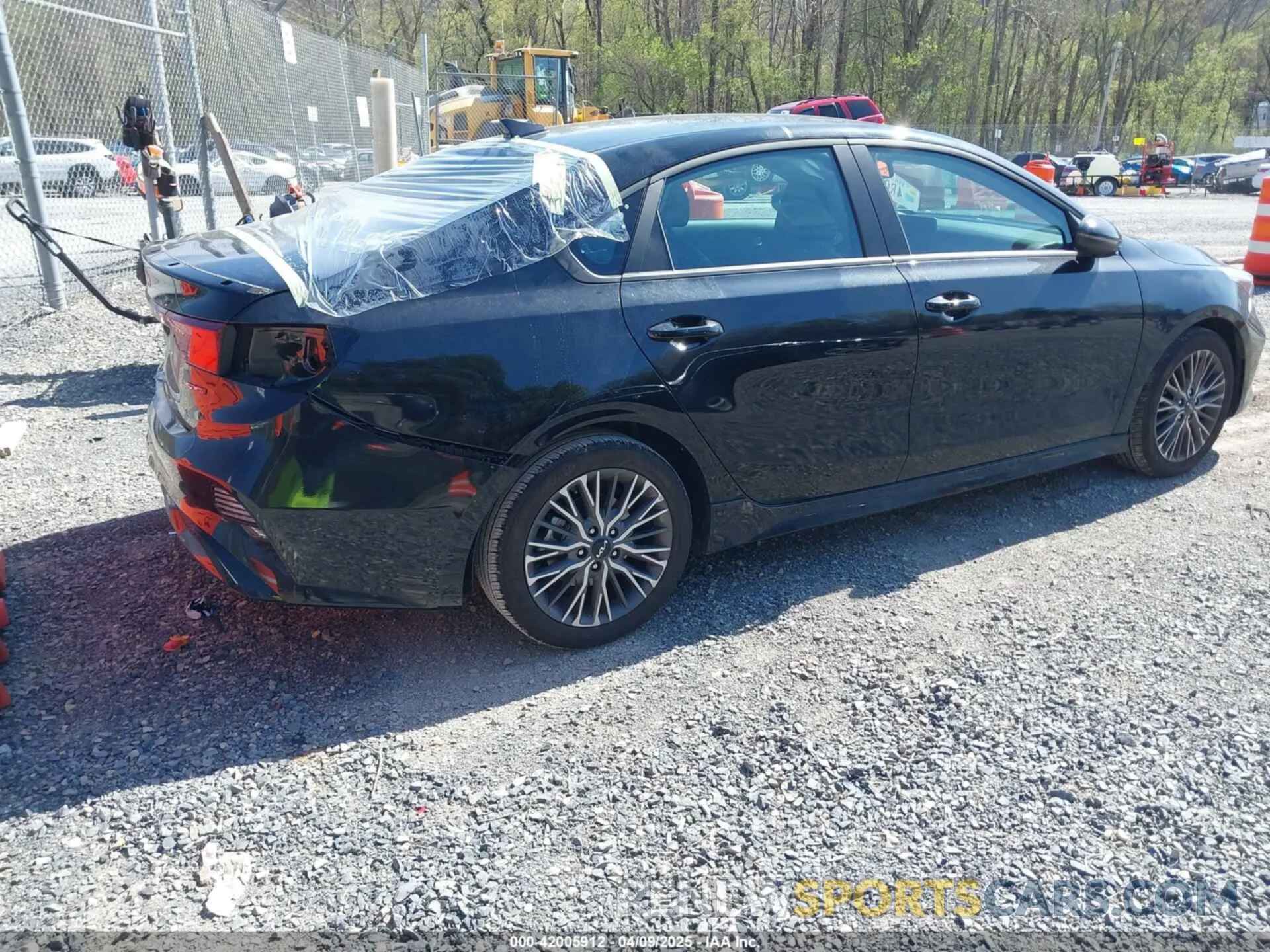 4 fotografías del automóvil dañado 3KPF54AD7RE817216 KIA FORTE 2024
