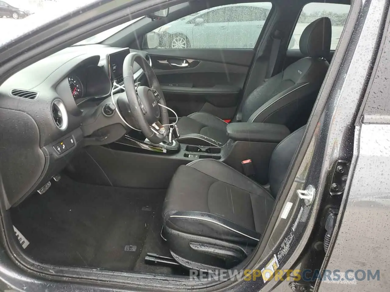 7 fotografías del automóvil dañado 3KPF54AD7RE823355 KIA FORTE 2024