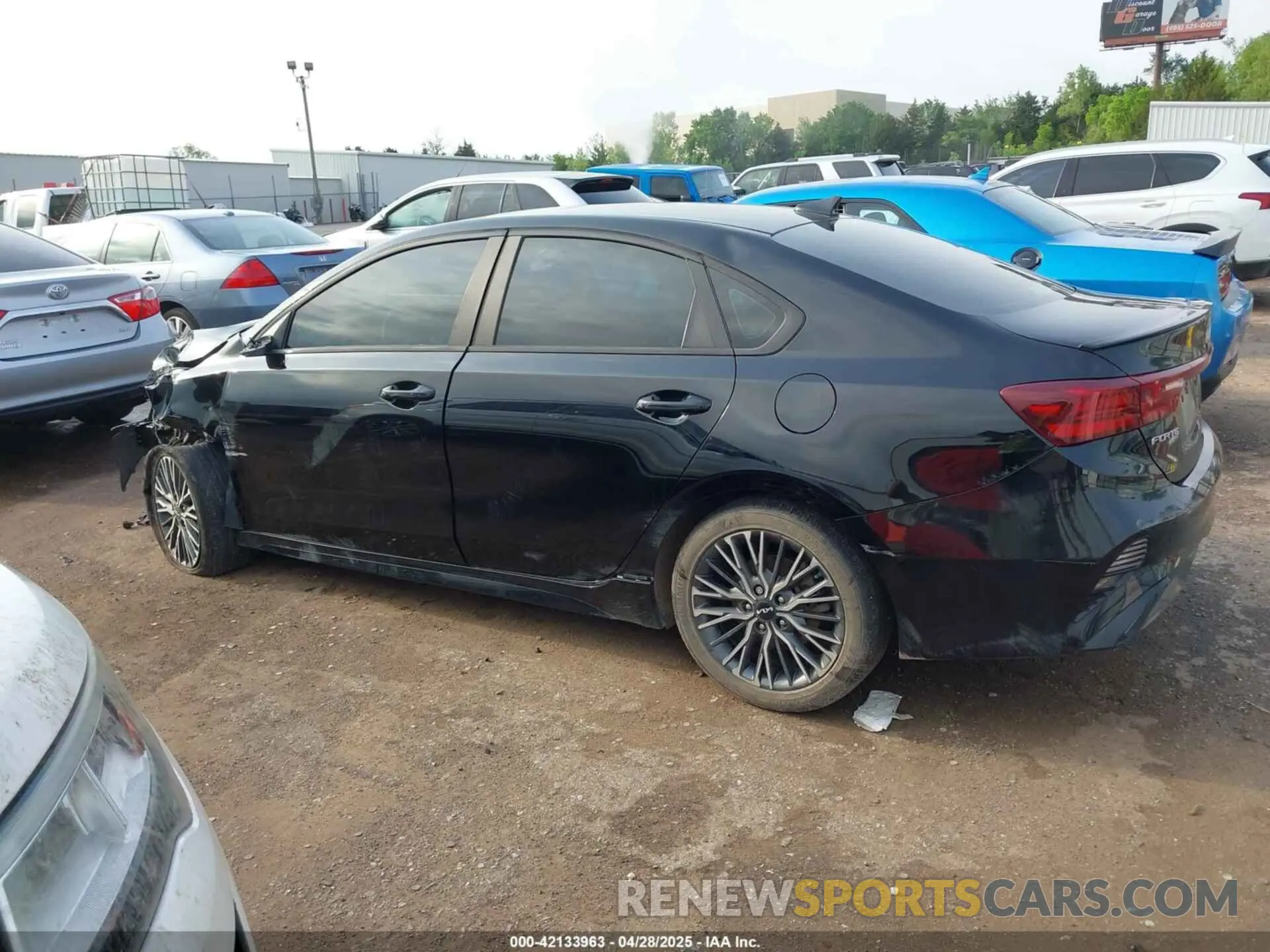 15 fotografías del automóvil dañado 3KPF54AD8RE716248 KIA FORTE 2024