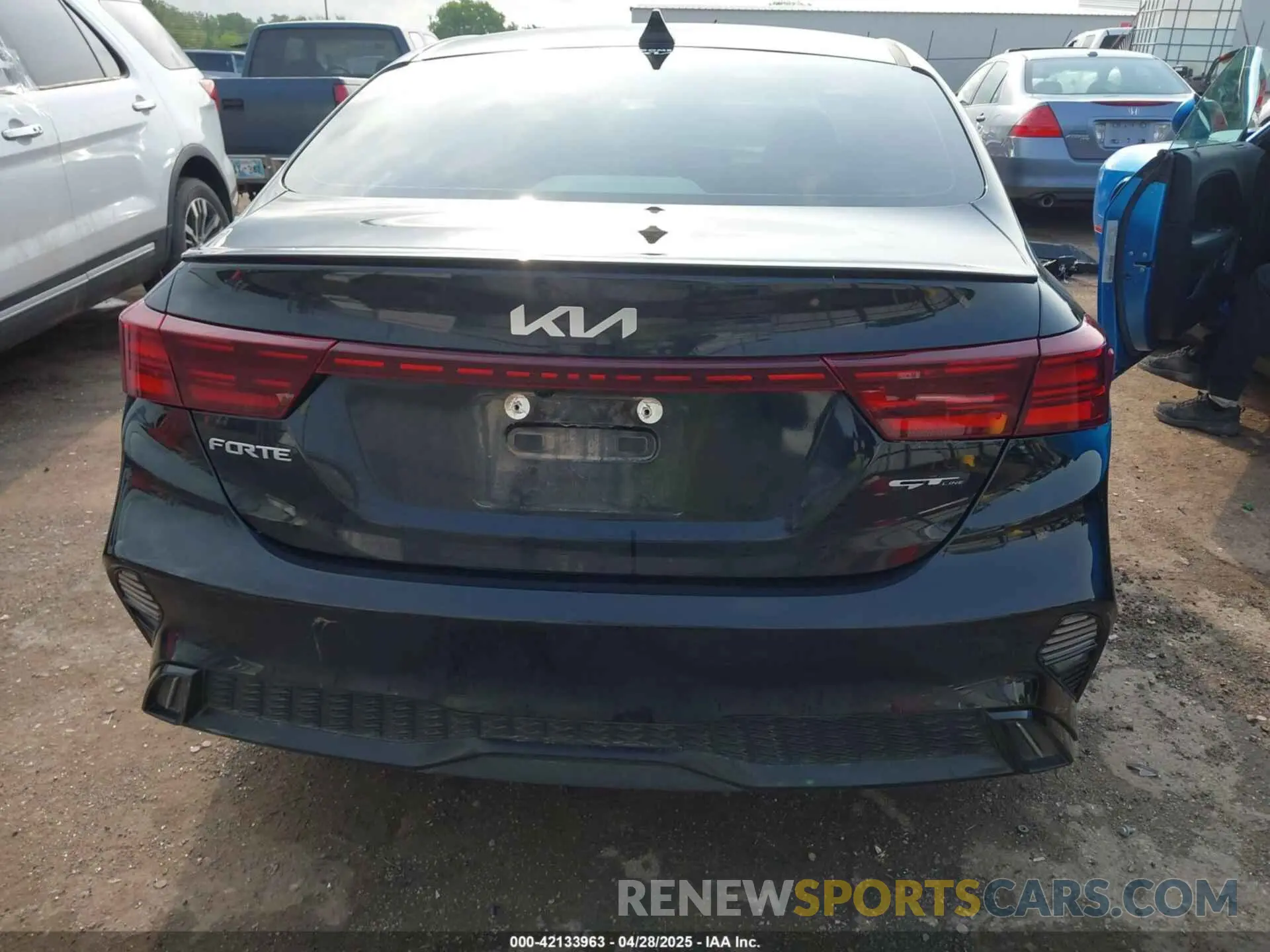 17 fotografías del automóvil dañado 3KPF54AD8RE716248 KIA FORTE 2024