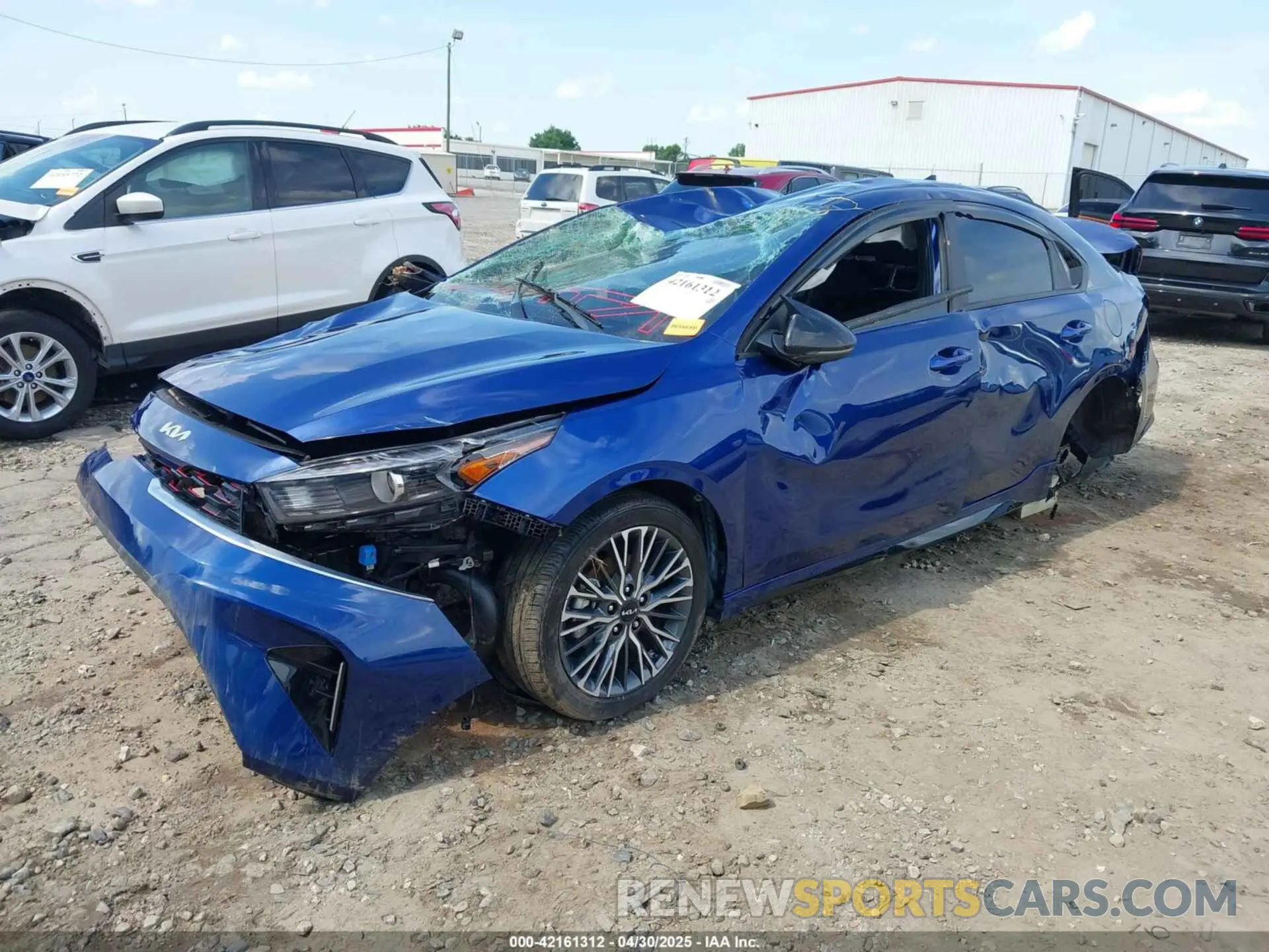 2 fotografías del automóvil dañado 3KPF54AD8RE809500 KIA FORTE 2024
