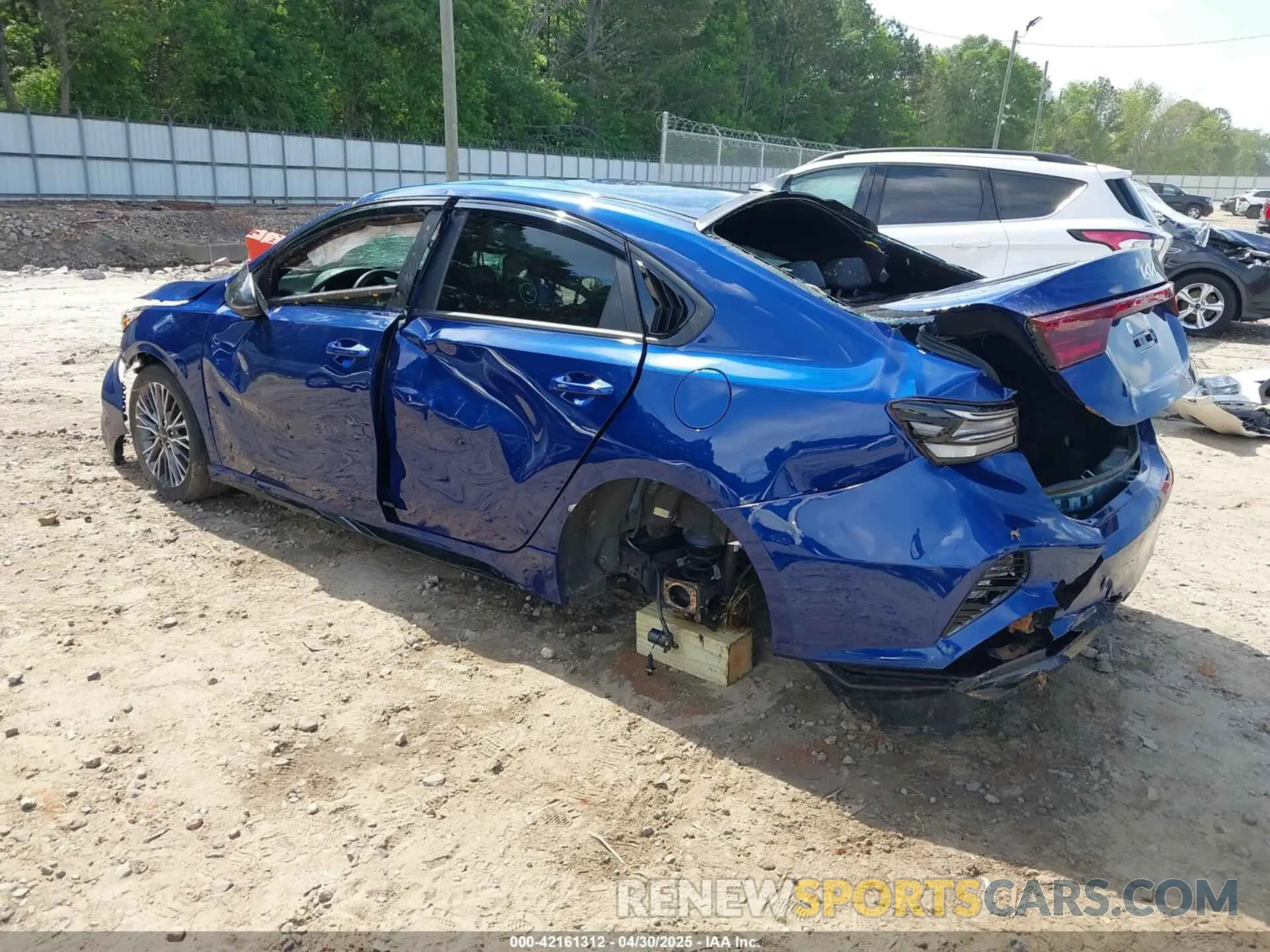 3 fotografías del automóvil dañado 3KPF54AD8RE809500 KIA FORTE 2024
