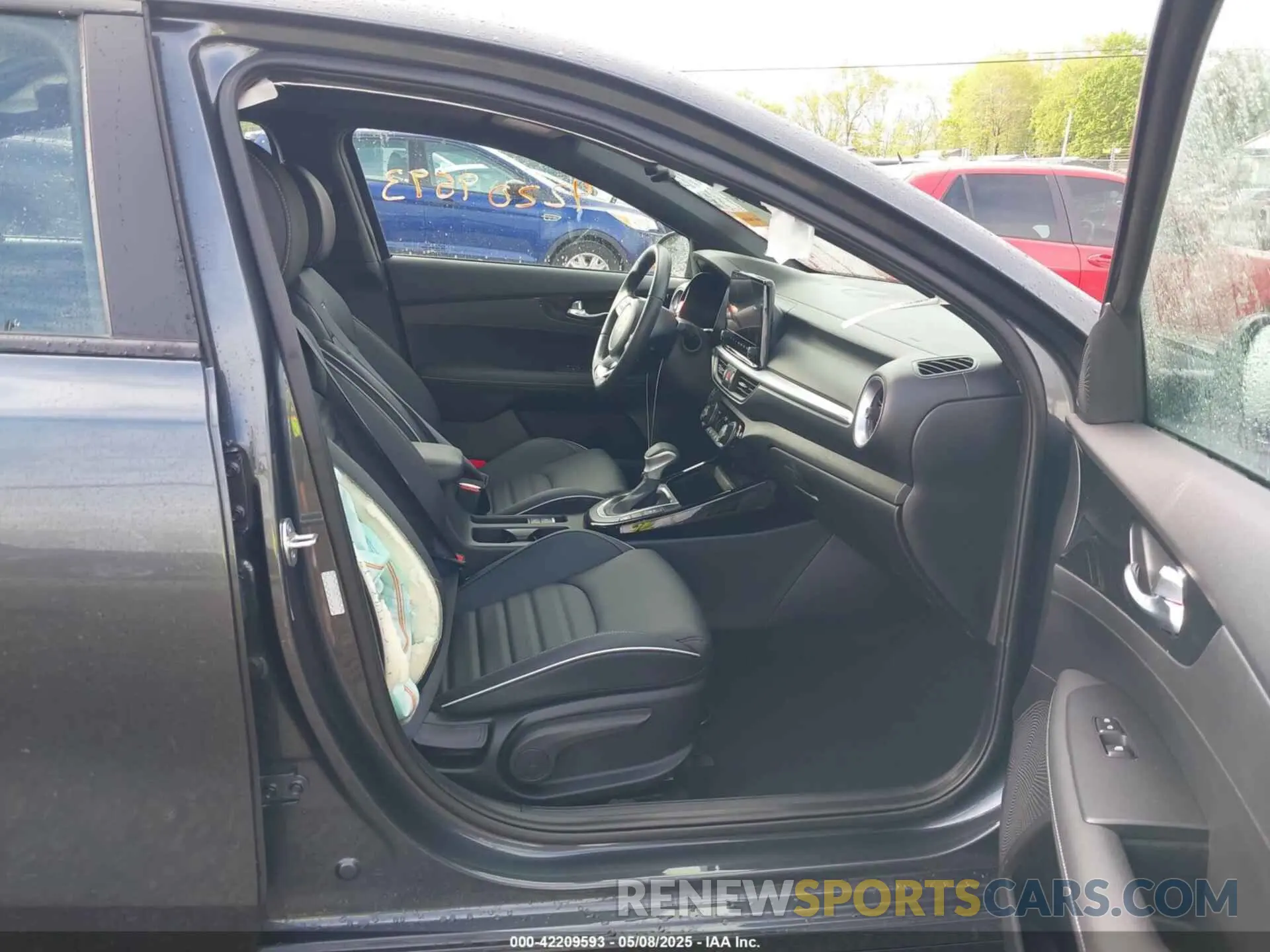 5 fotografías del automóvil dañado 3KPF54AD9RE712242 KIA FORTE 2024