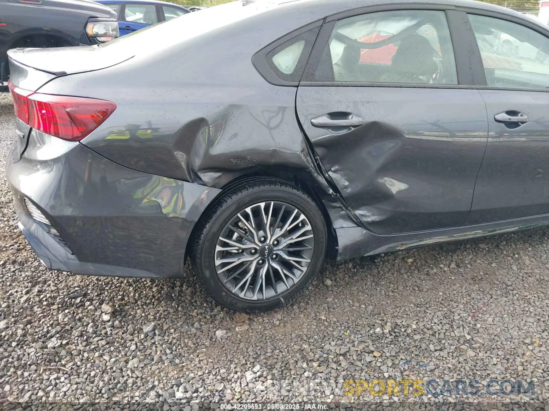 6 fotografías del automóvil dañado 3KPF54AD9RE712242 KIA FORTE 2024