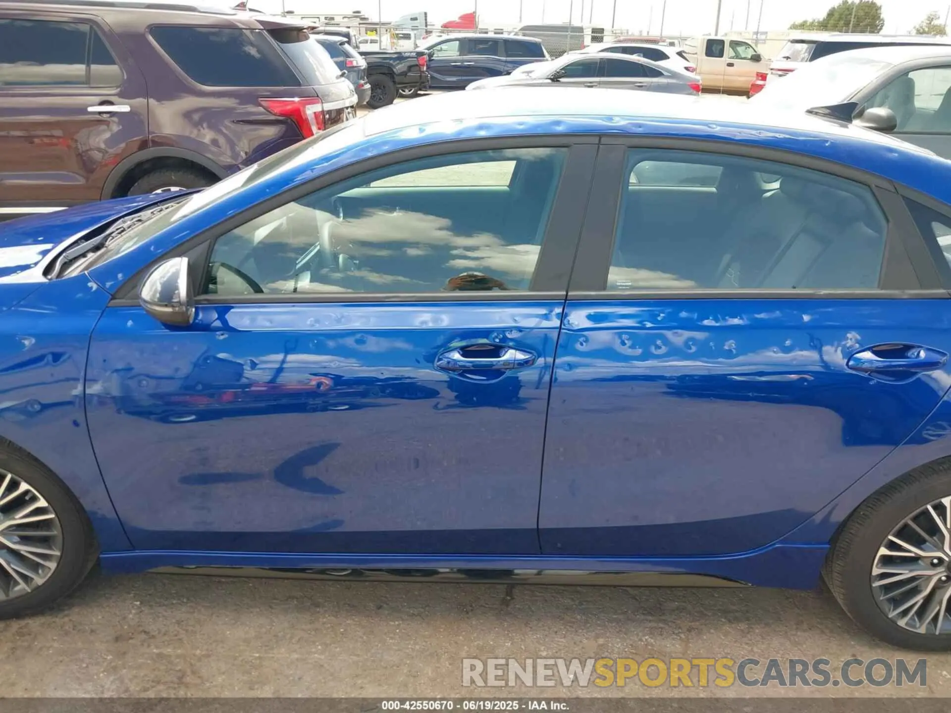 14 fotografías del automóvil dañado 3KPF54AD9RE807478 KIA FORTE 2024