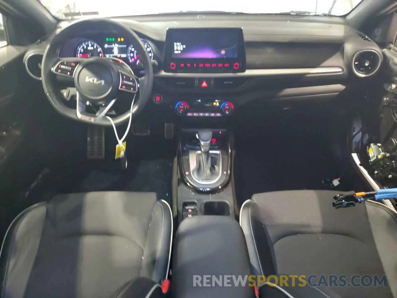 8 fotografías del automóvil dañado 3KPF54ADXRE691949 KIA FORTE 2024
