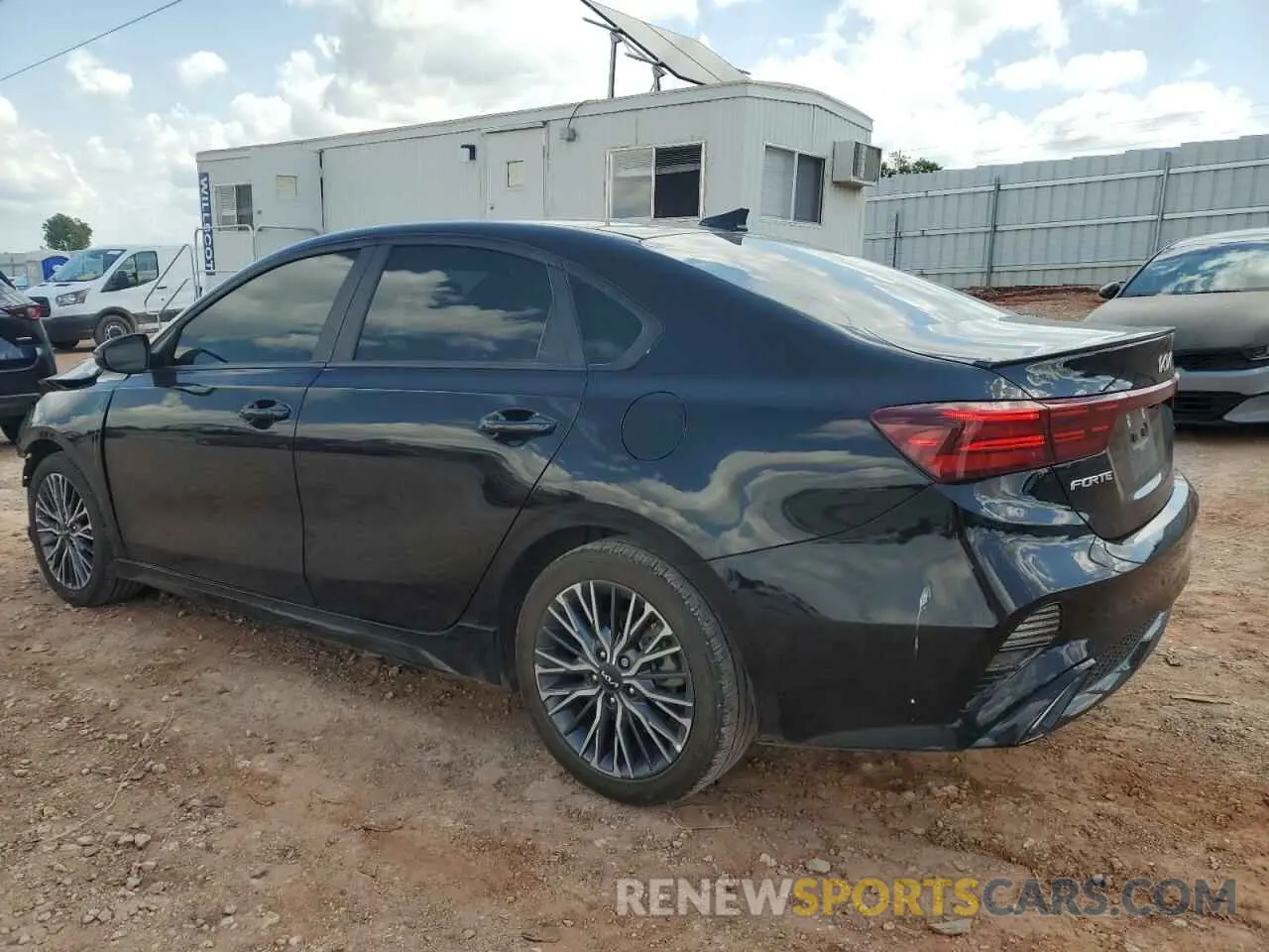 2 fotografías del automóvil dañado 3KPF54ADXRE720267 KIA FORTE 2024
