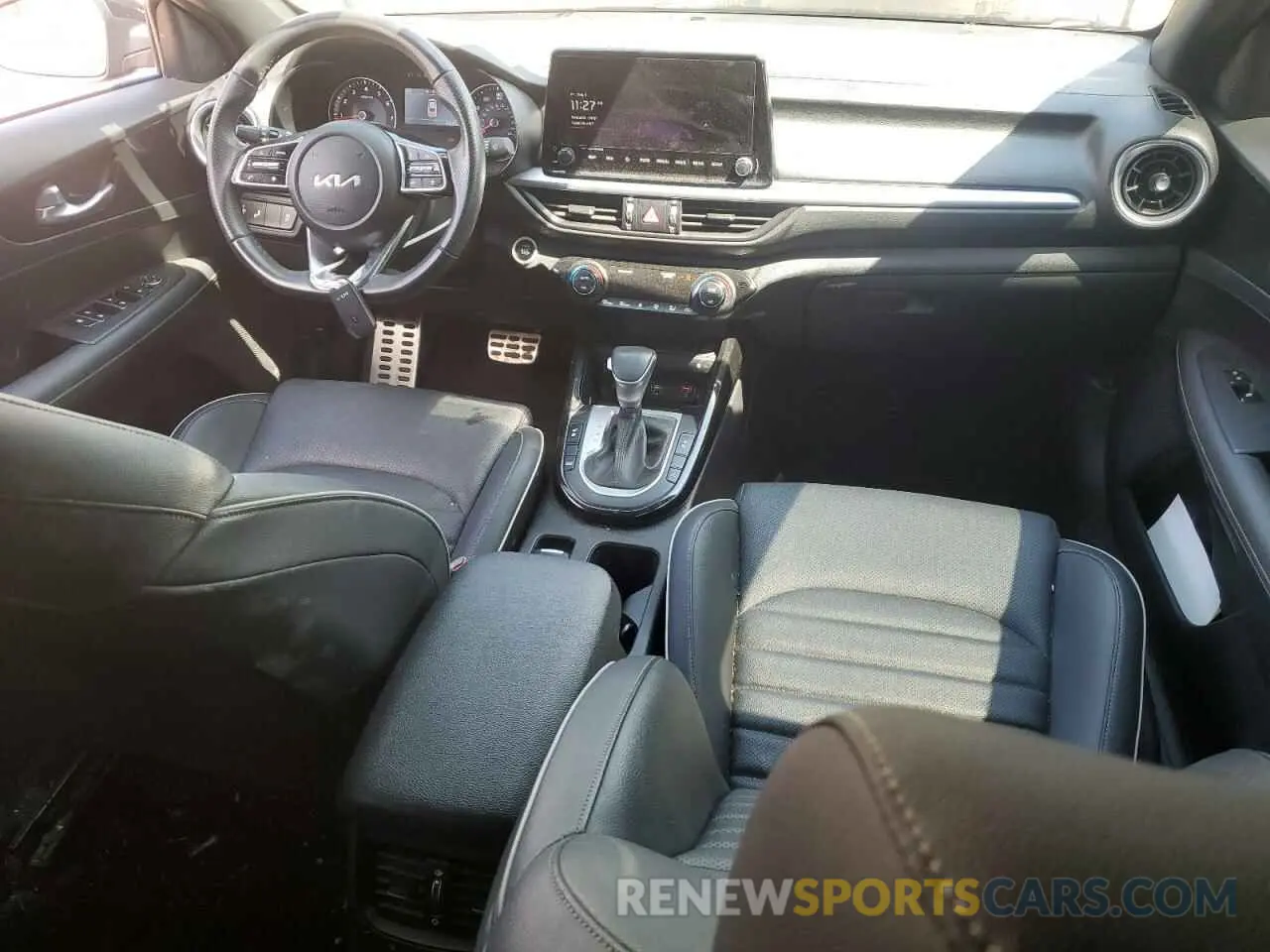 8 fotografías del automóvil dañado 3KPF54ADXRE720267 KIA FORTE 2024