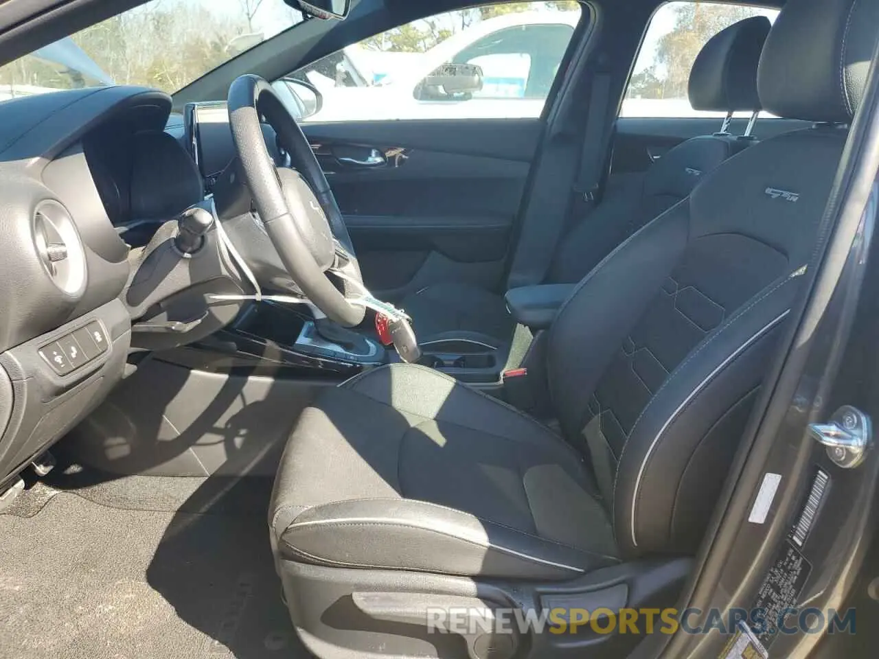 7 fotografías del automóvil dañado 3KPF54ADXRE751499 KIA FORTE 2024