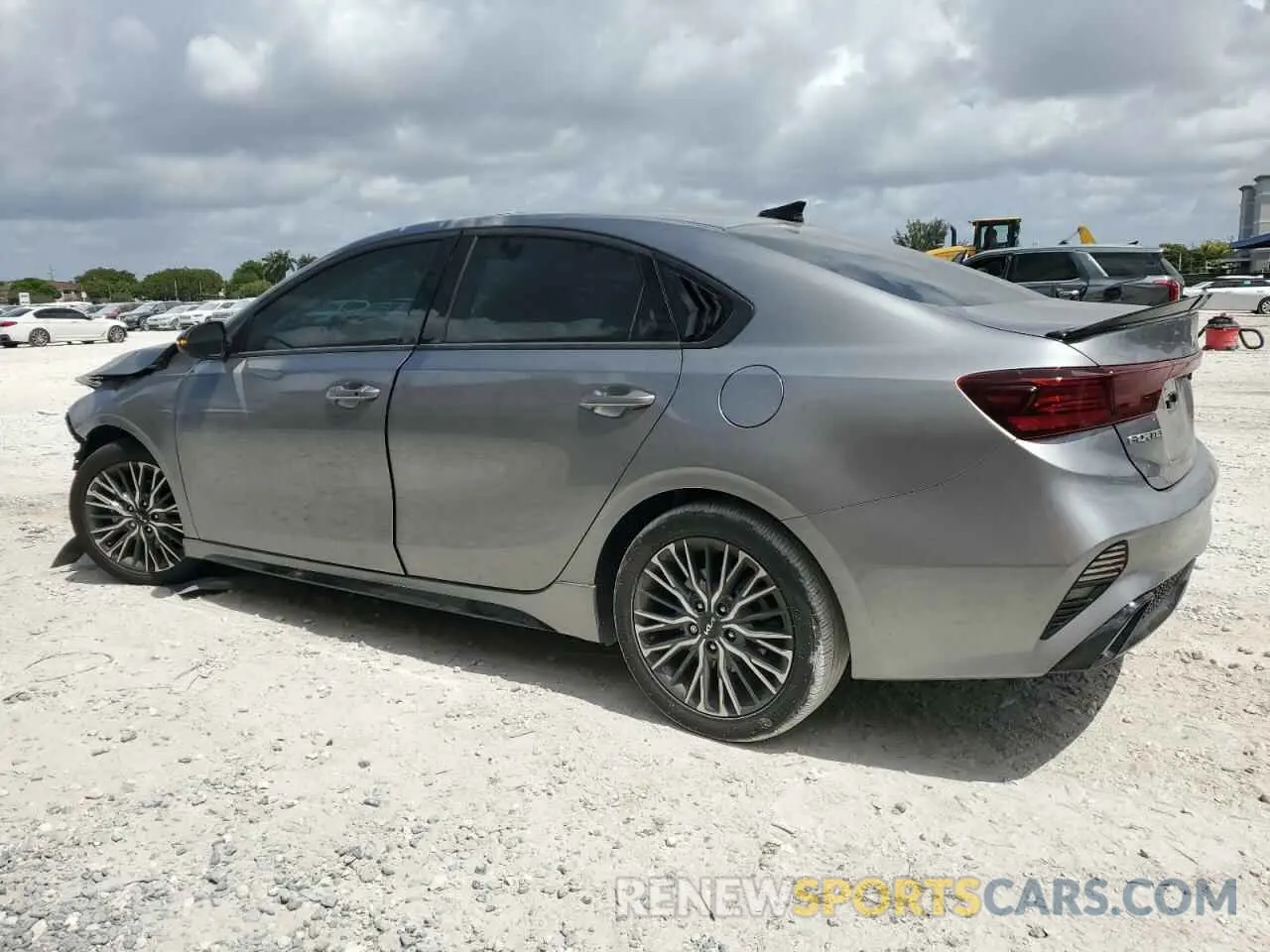 2 fotografías del automóvil dañado 3KPF54ADXRE810485 KIA FORTE 2024