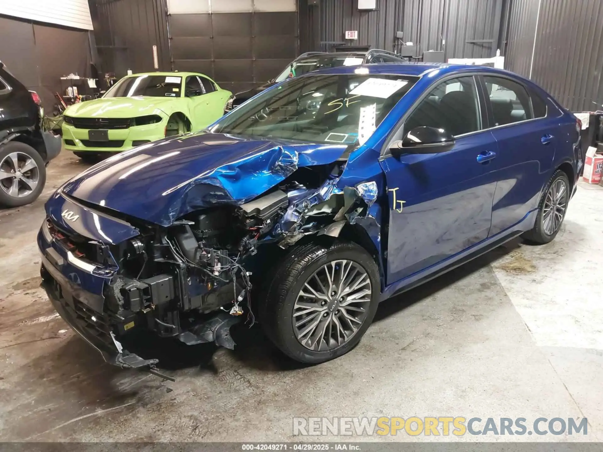 2 fotografías del automóvil dañado 3KPF54ADXRE824421 KIA FORTE 2024