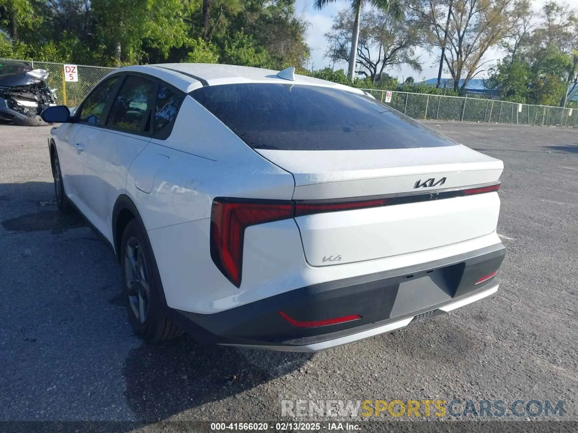 12 fotografías del automóvil dañado 3KPFT4DE1SE006012 KIA K4 2025