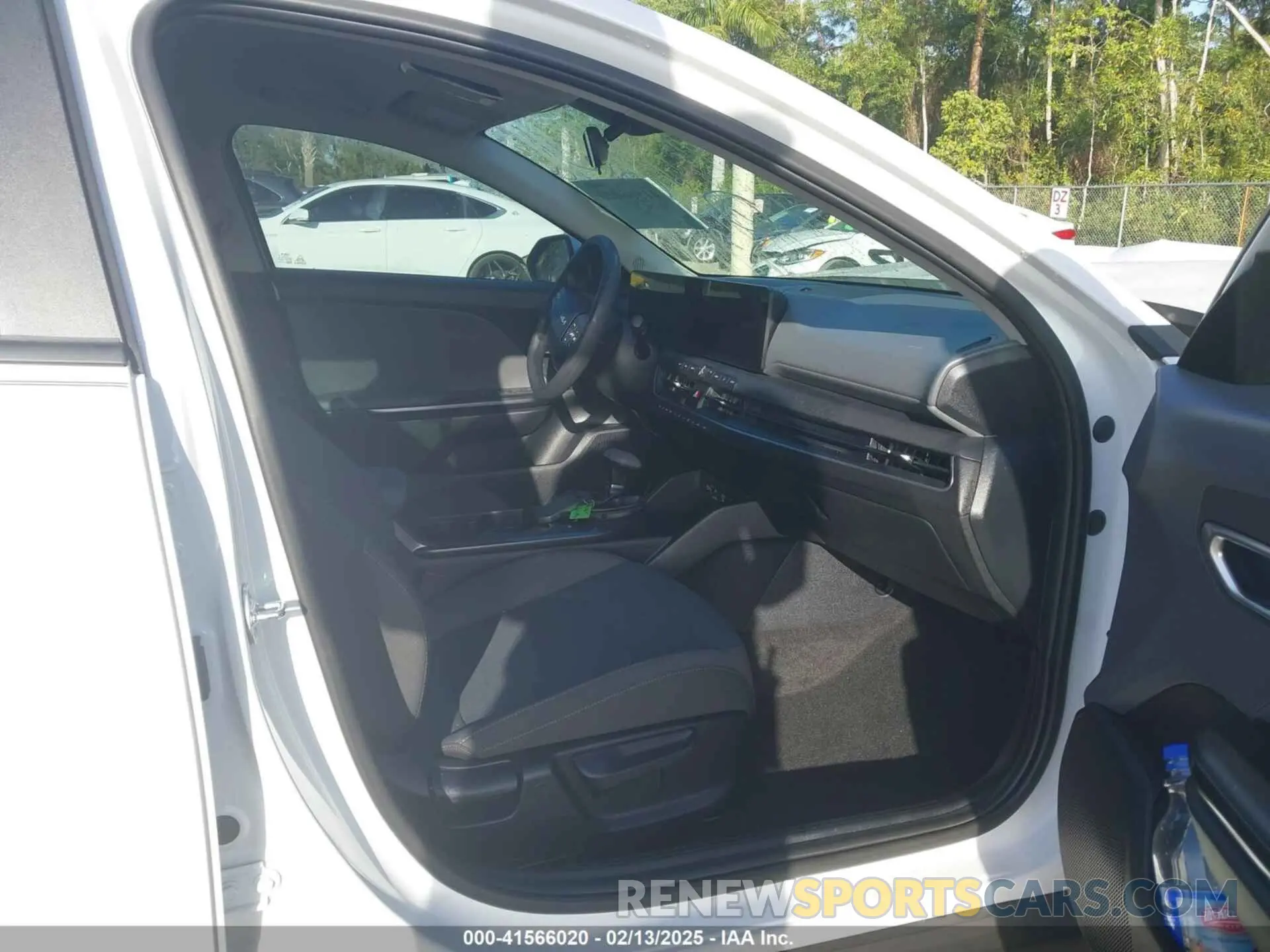 5 fotografías del automóvil dañado 3KPFT4DE1SE006012 KIA K4 2025