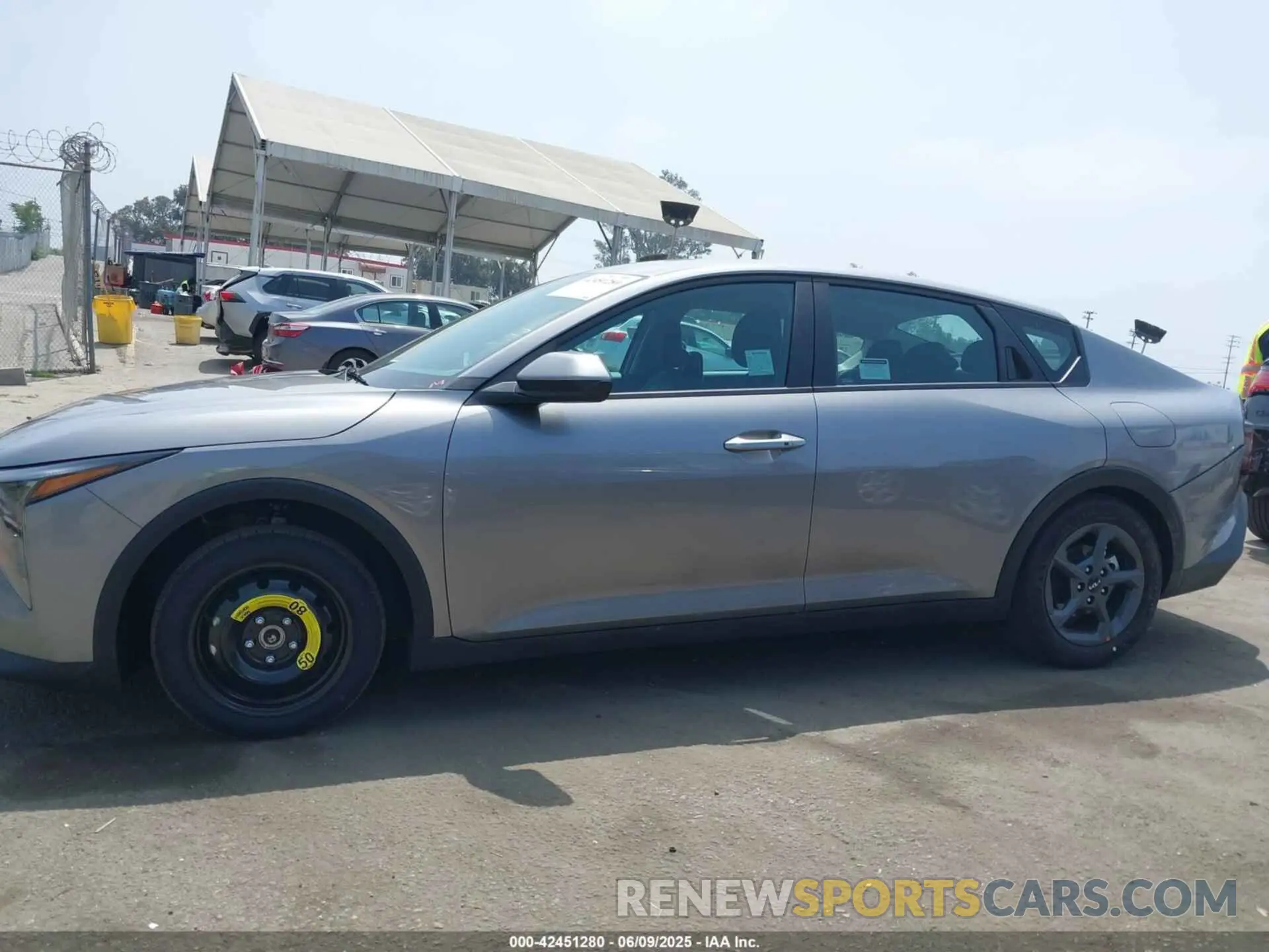 15 fotografías del automóvil dañado 3KPFT4DE1SE094771 KIA K4 2025
