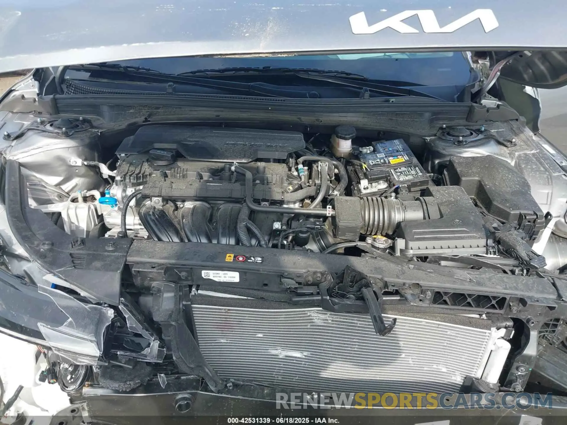 10 fotografías del automóvil dañado 3KPFT4DE1SE116364 KIA K4 2025