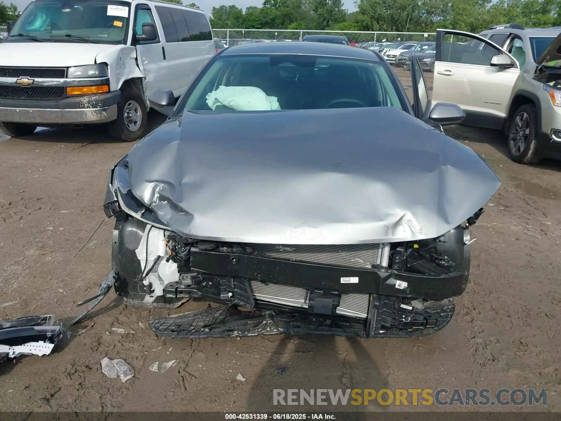6 fotografías del automóvil dañado 3KPFT4DE1SE116364 KIA K4 2025