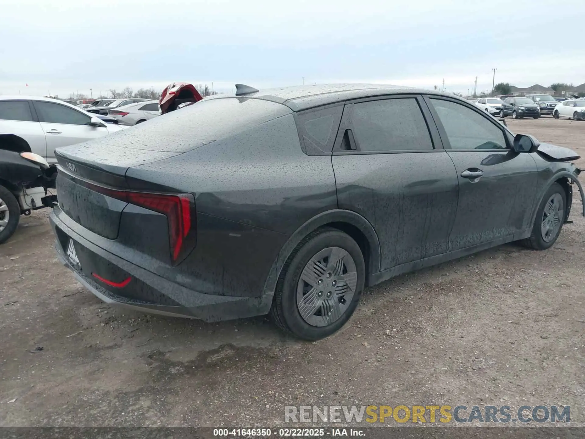 4 fotografías del automóvil dañado 3KPFT4DE2SE003488 KIA K4 2025