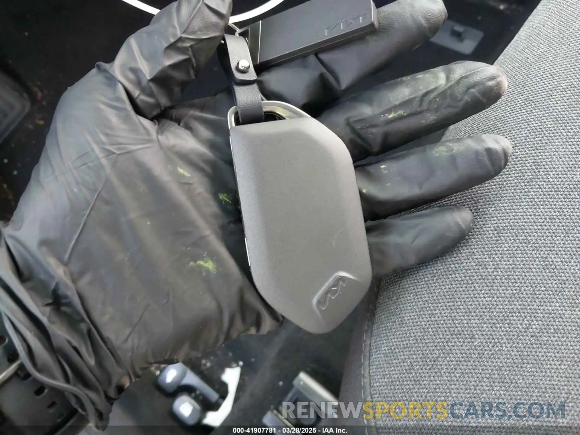 11 fotografías del automóvil dañado 3KPFT4DE2SE014295 KIA K4 2025