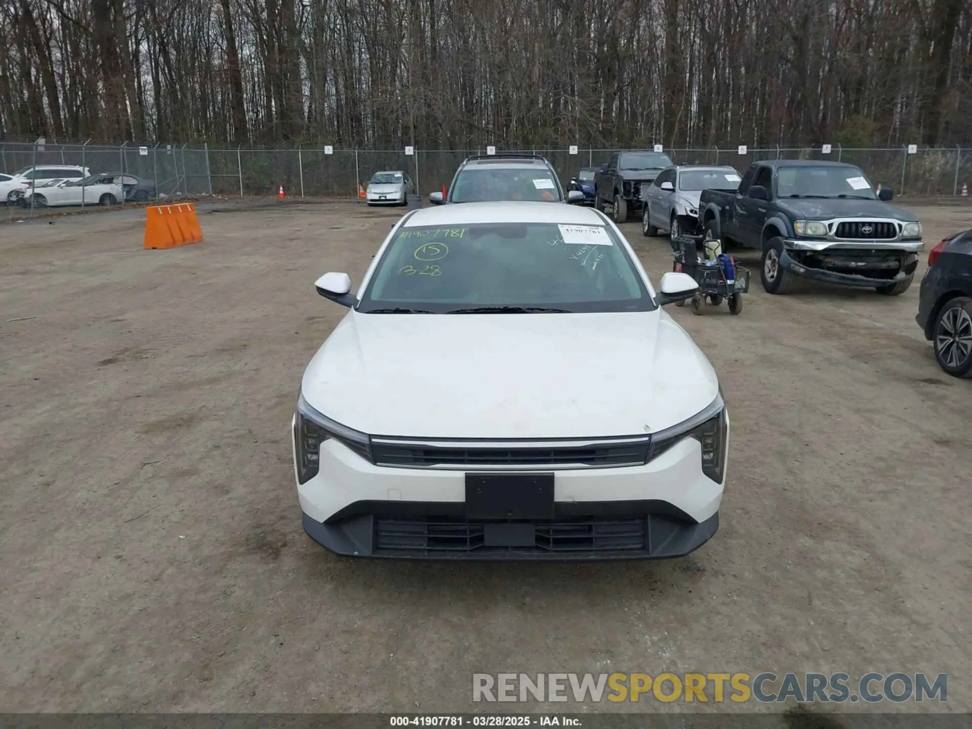 12 fotografías del automóvil dañado 3KPFT4DE2SE014295 KIA K4 2025