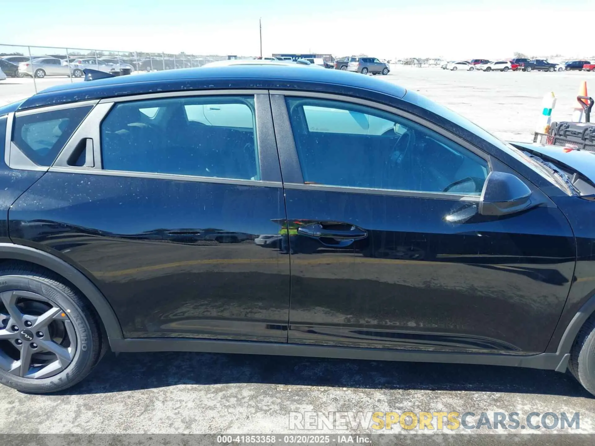 14 fotografías del automóvil dañado 3KPFT4DE2SE094889 KIA K4 2025