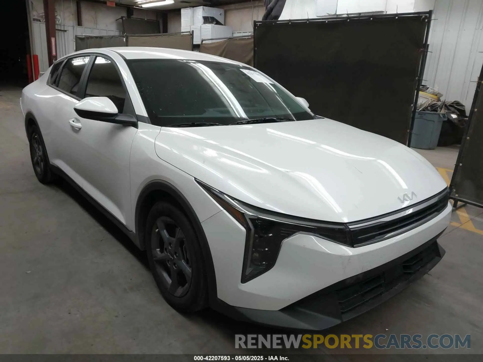 1 fotografías del automóvil dañado 3KPFT4DE3SE045278 KIA K4 2025