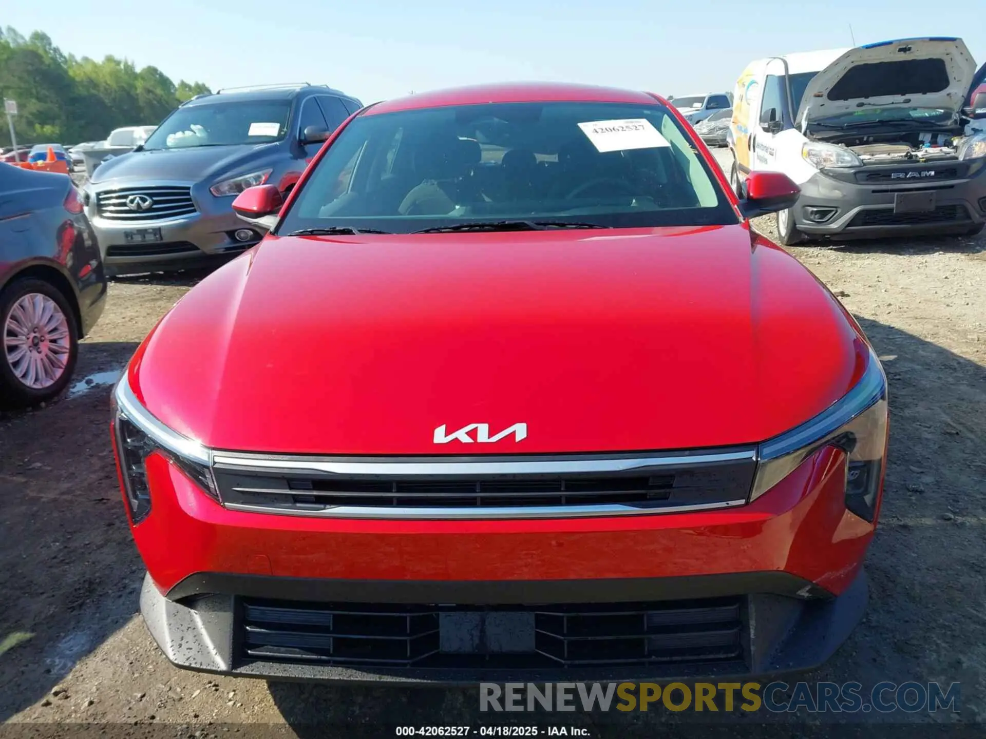 12 fotografías del automóvil dañado 3KPFT4DE4SE003167 KIA K4 2025