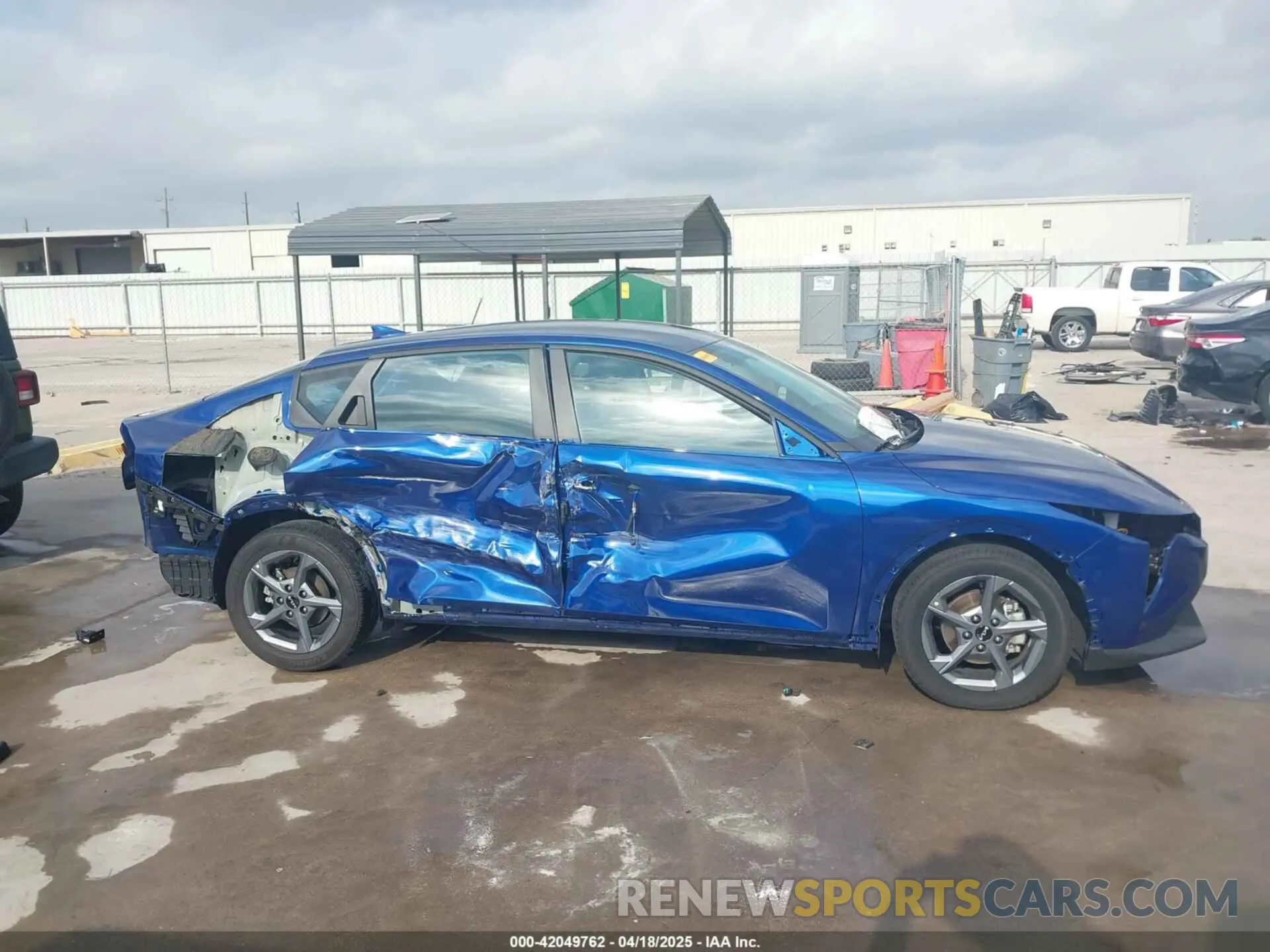 14 fotografías del automóvil dañado 3KPFT4DE4SE003802 KIA K4 2025