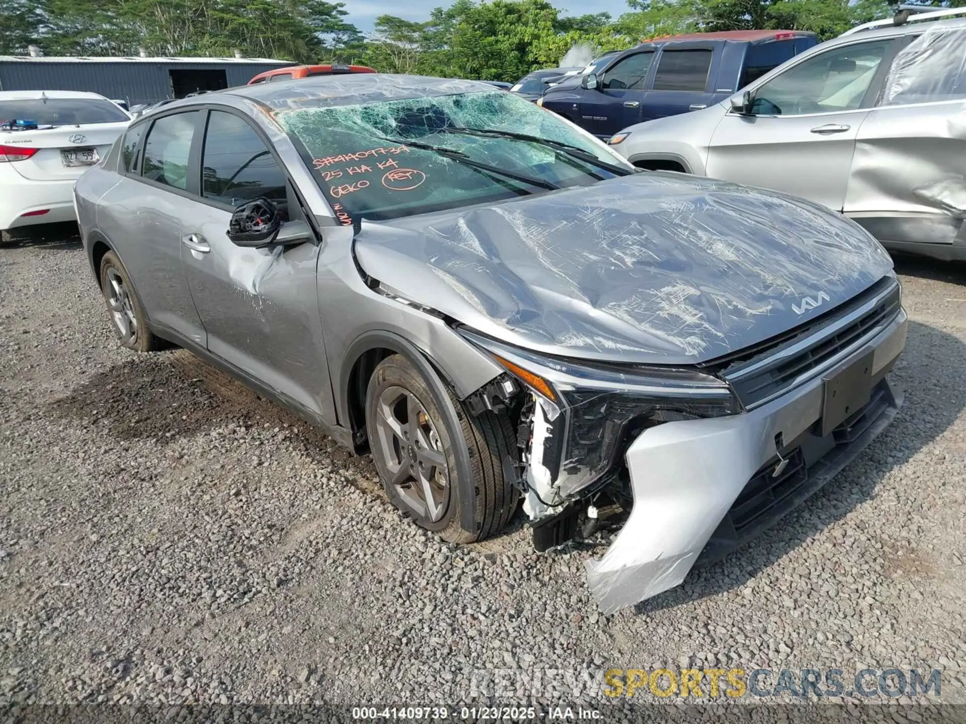 1 fotografías del automóvil dañado 3KPFT4DE4SE026612 KIA K4 2025