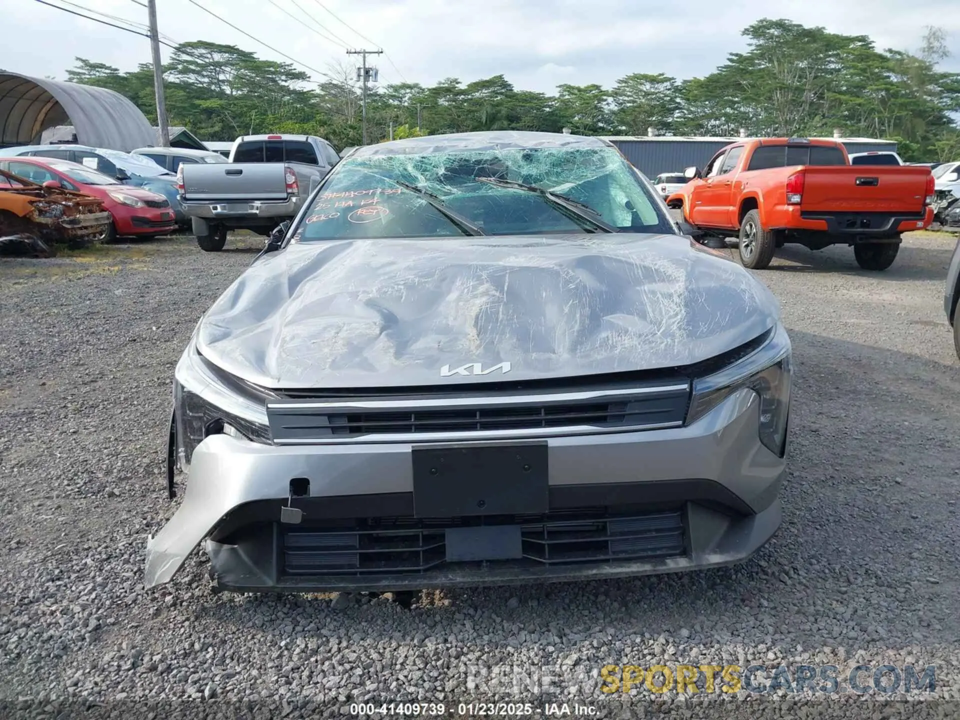12 fotografías del automóvil dañado 3KPFT4DE4SE026612 KIA K4 2025