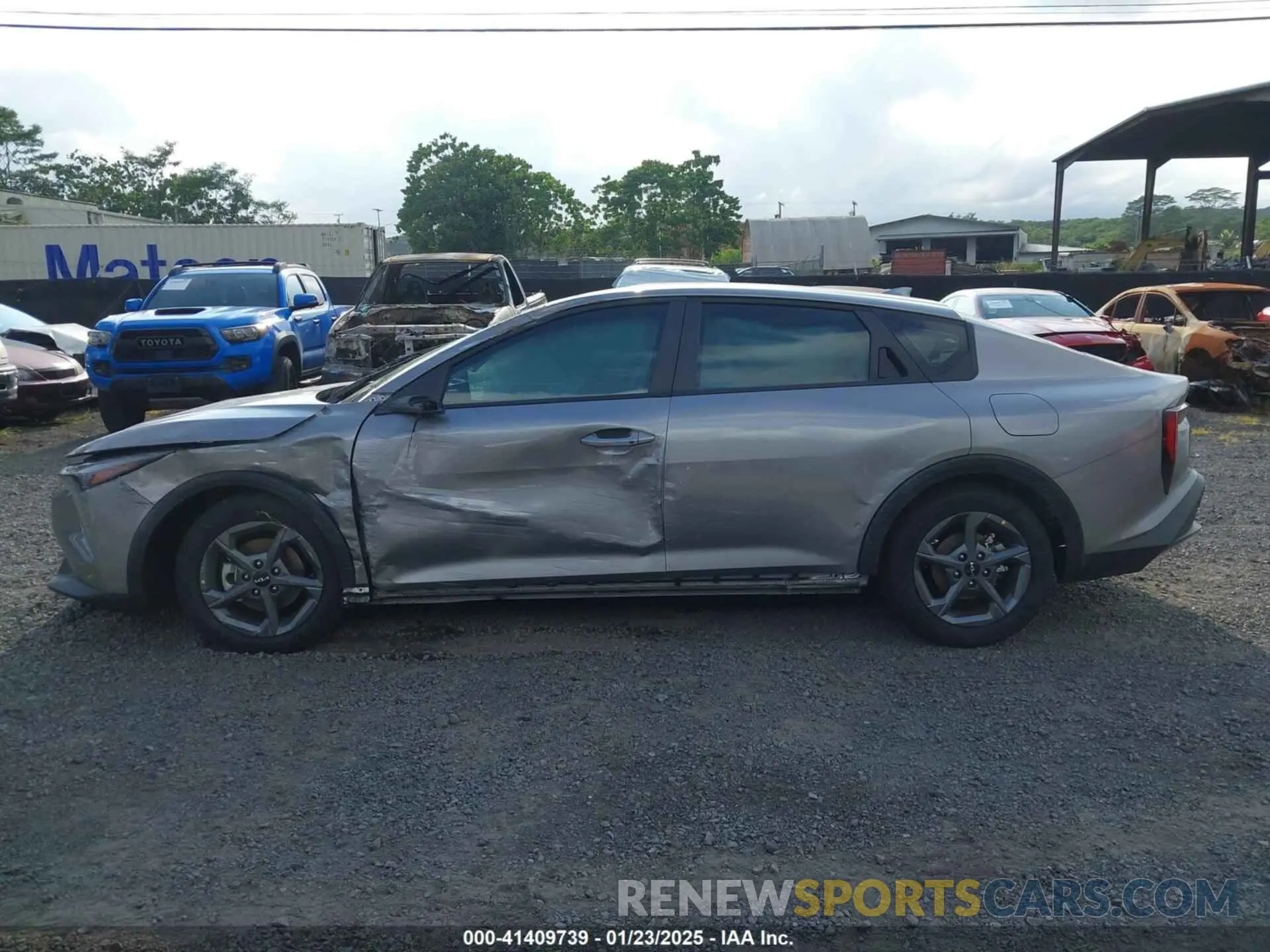 14 fotografías del automóvil dañado 3KPFT4DE4SE026612 KIA K4 2025